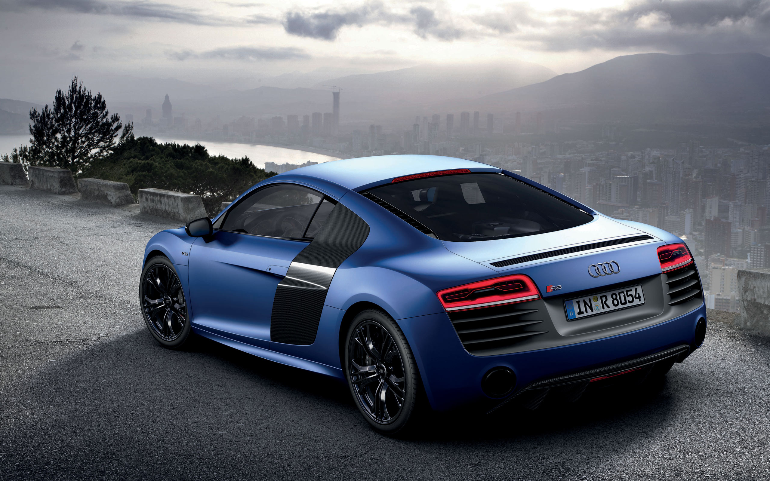 2013 Audi R8 V10 Plus 2 Wallpaper  HD Car Wallpapers