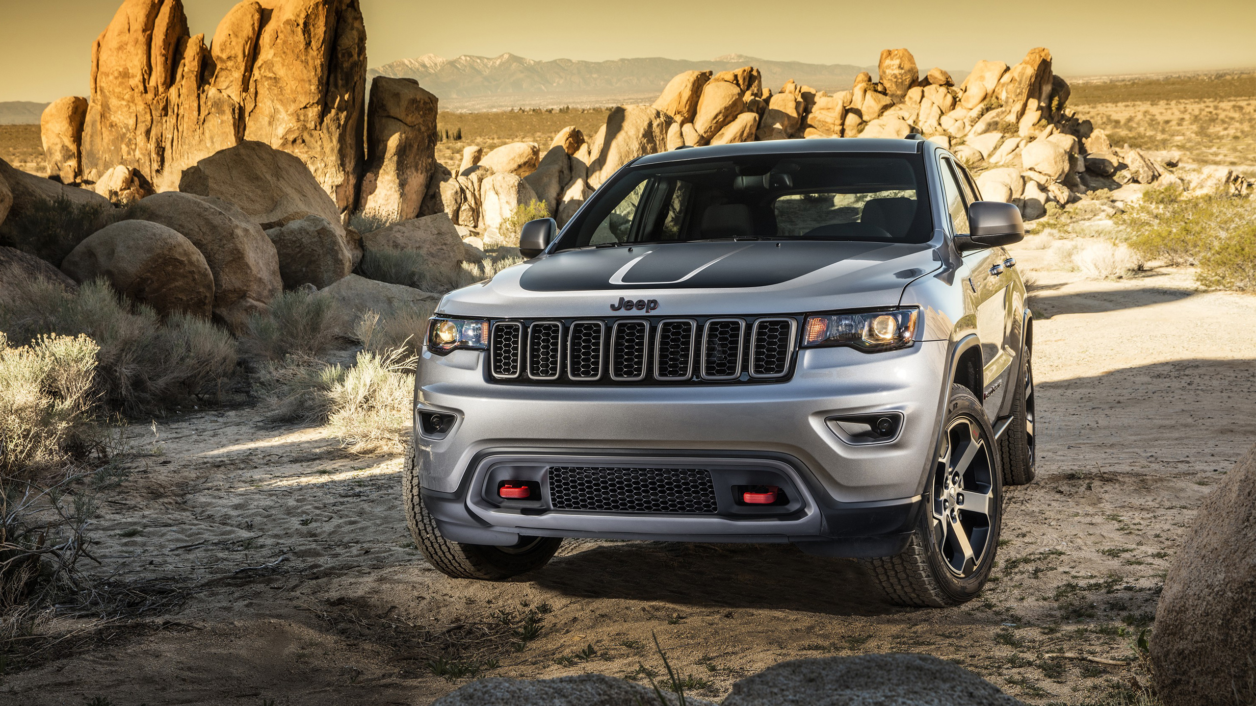 Jeep Grand Cherokee Trailhawk 2017 Wallpaper Hd Car Wallpapers Id 6352