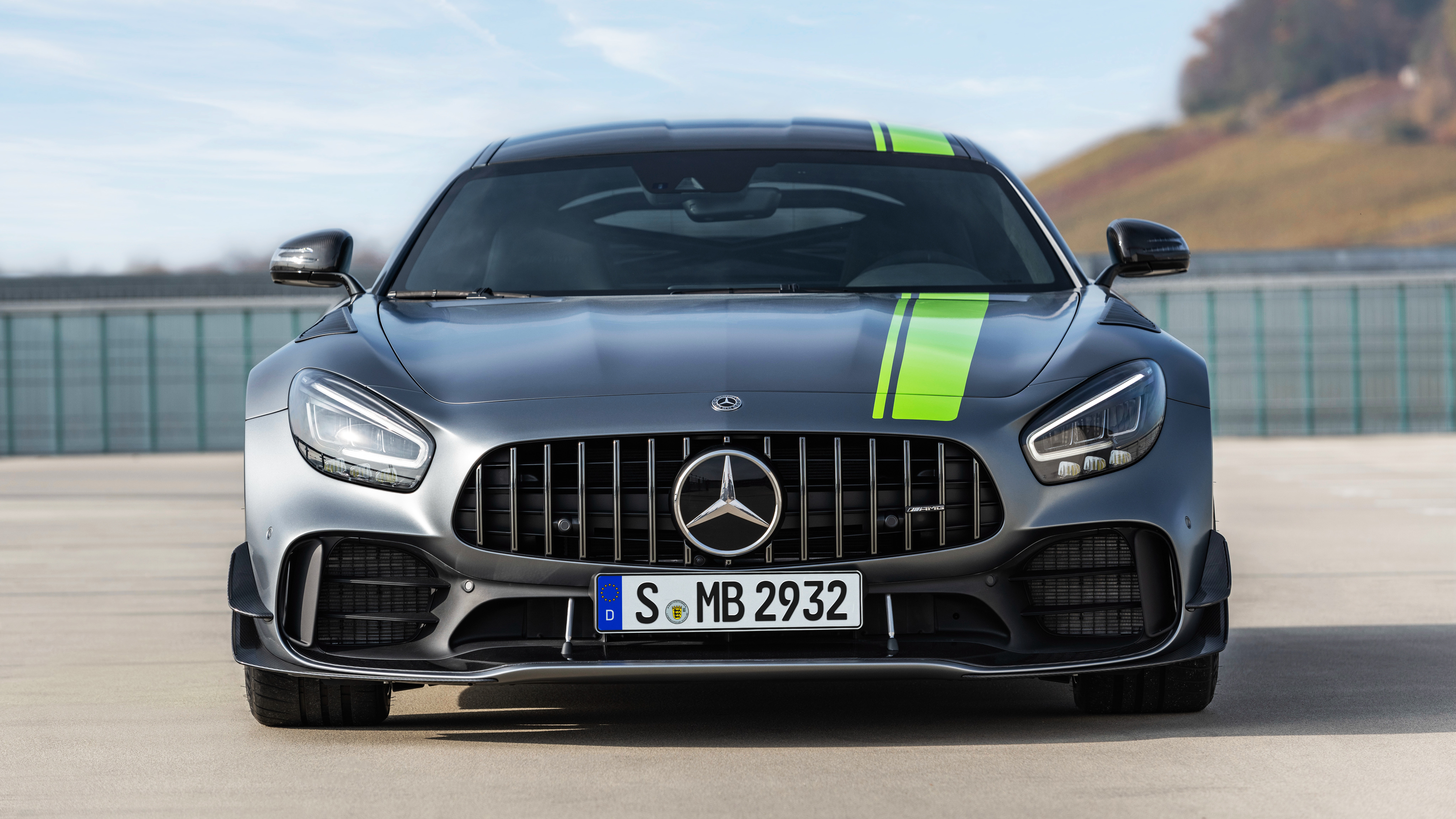 2017 Mercedes-AMG GT R Official Photos and Info | News 