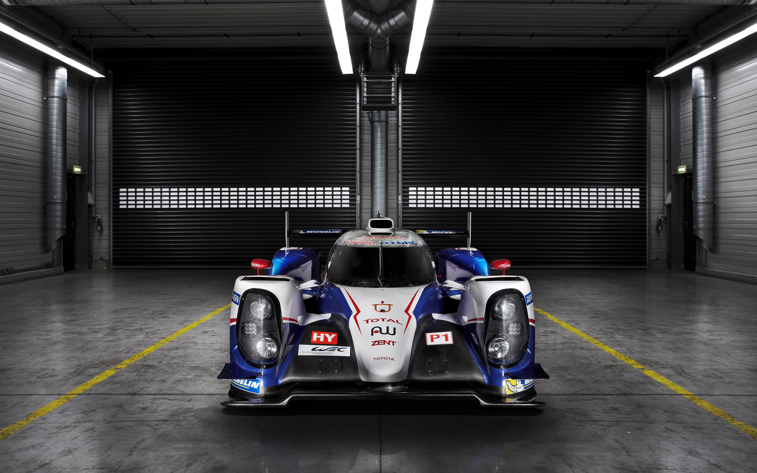 Toyota ts040 hybrid