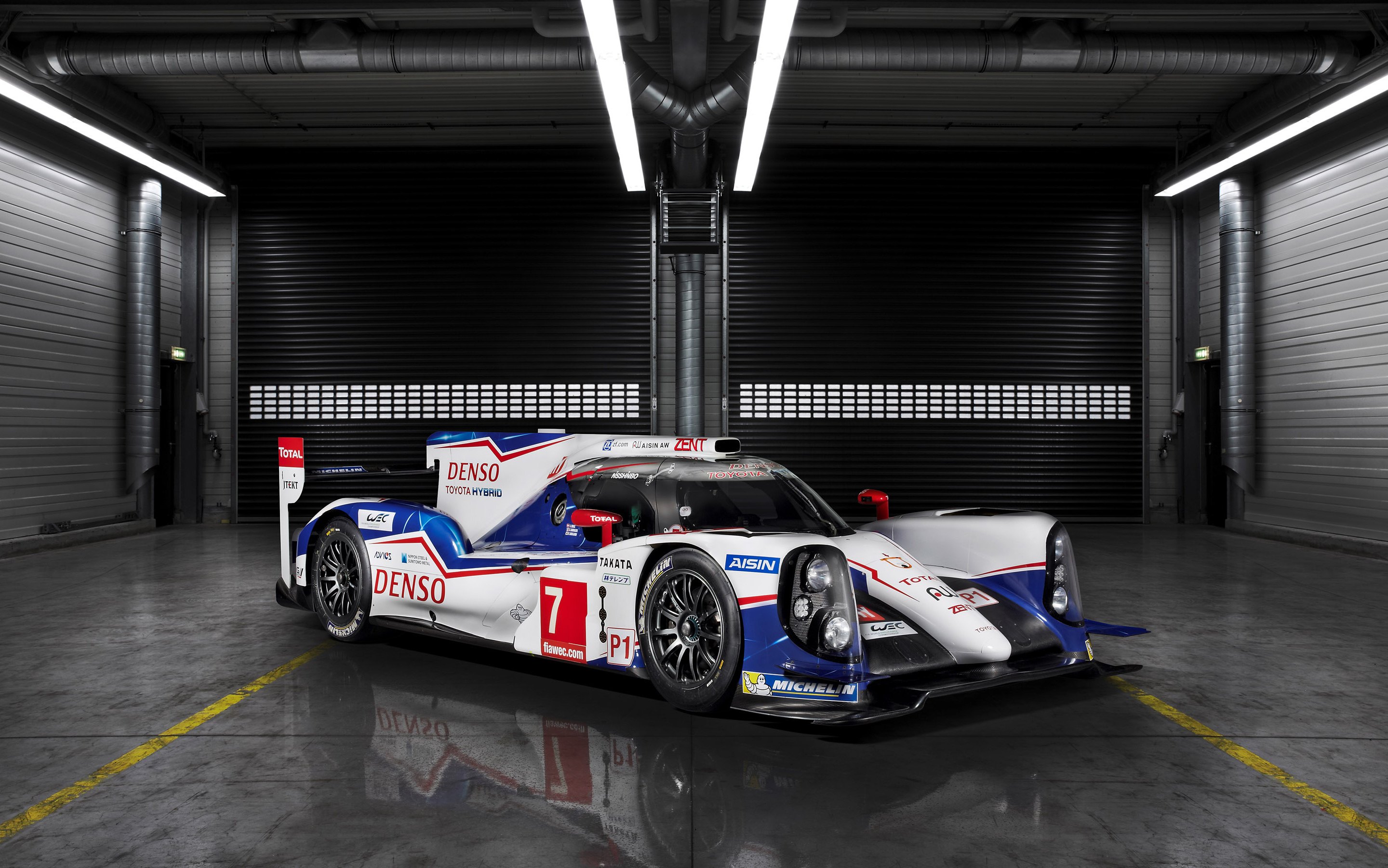 Toyota ts040 hybrid