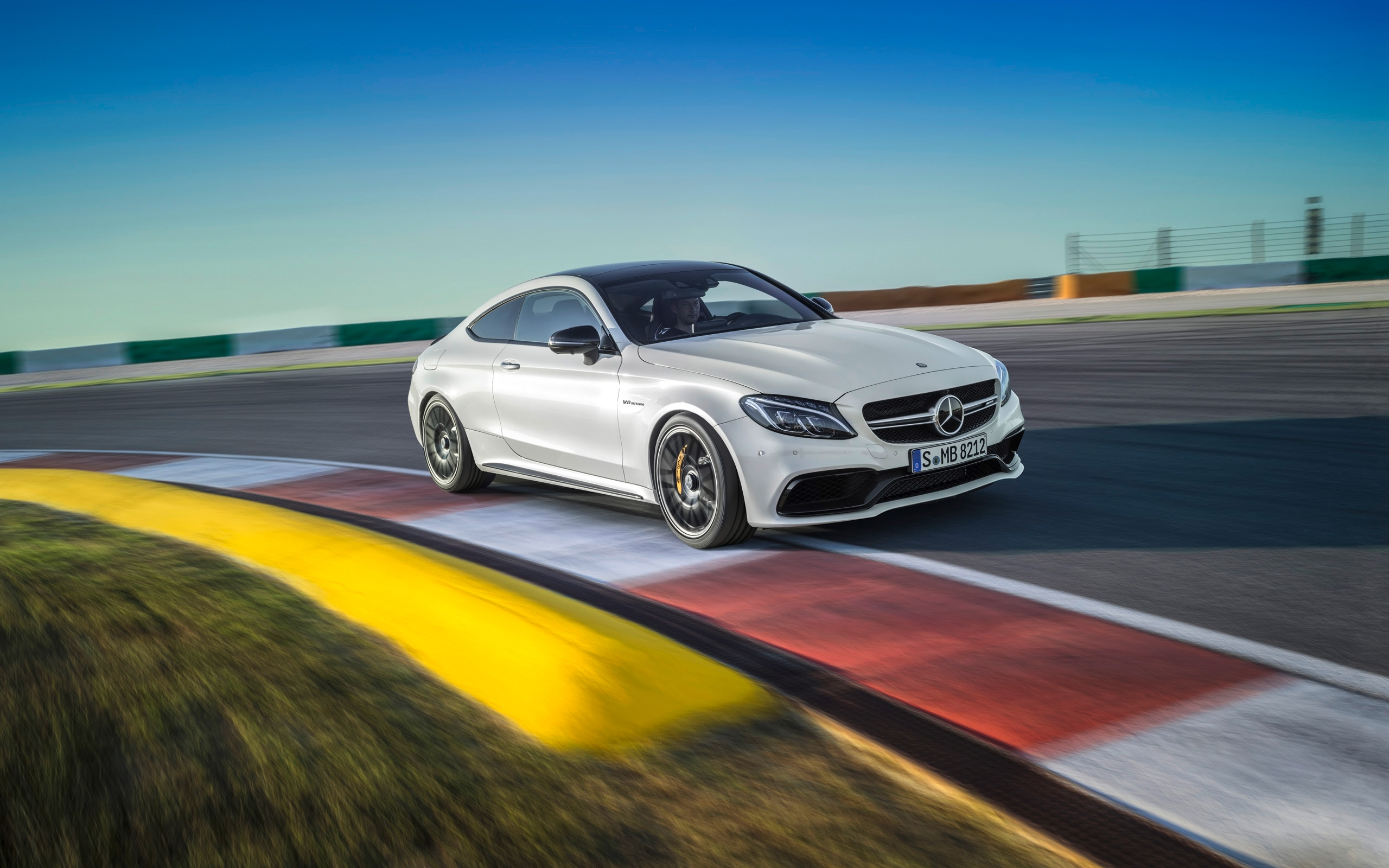 2016_mercedes_amg_c63_s_coupe 1920x1200