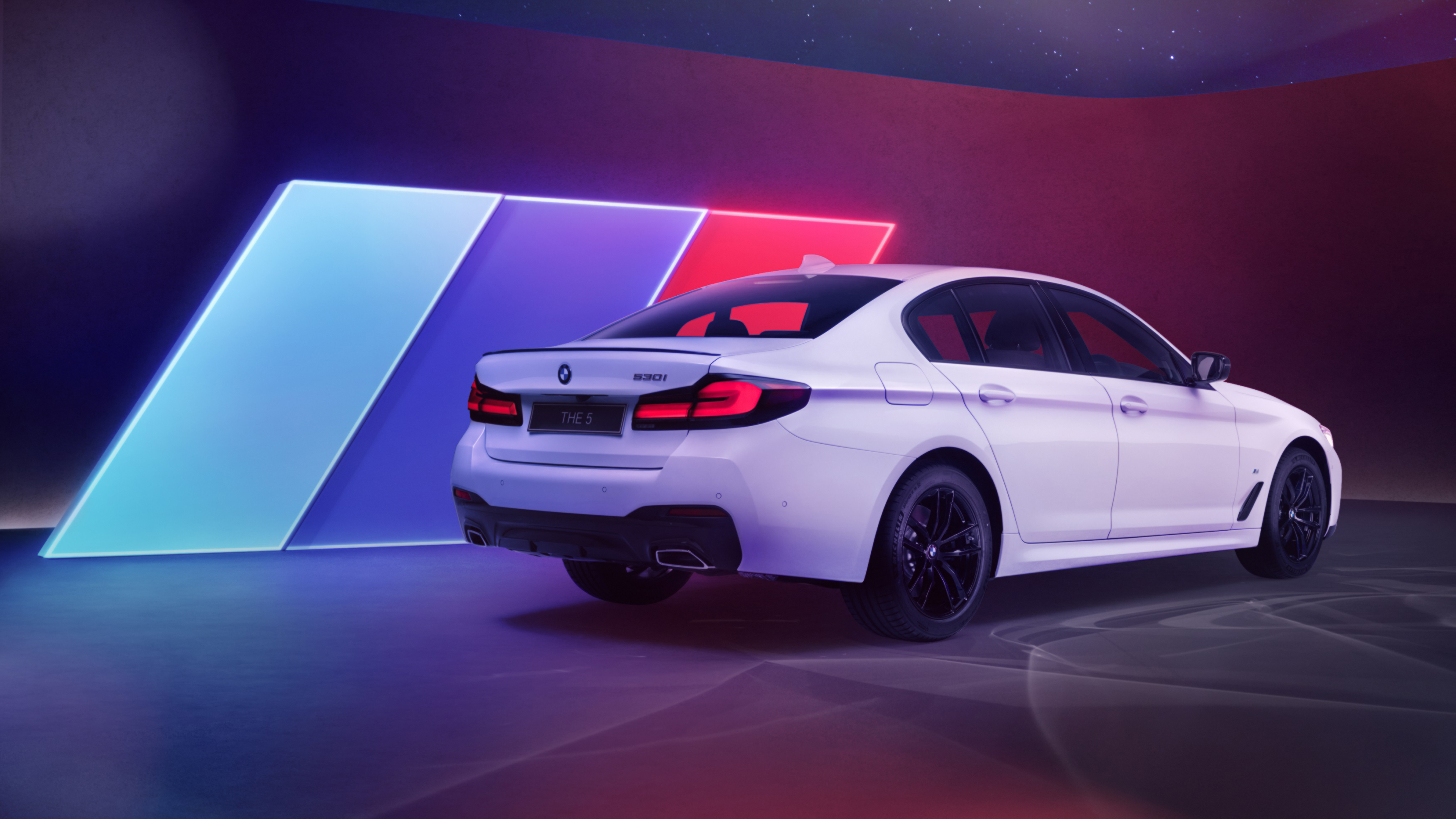 BMW 5 Series  Free Wallpapers for iPhone Android Desktop  Phone