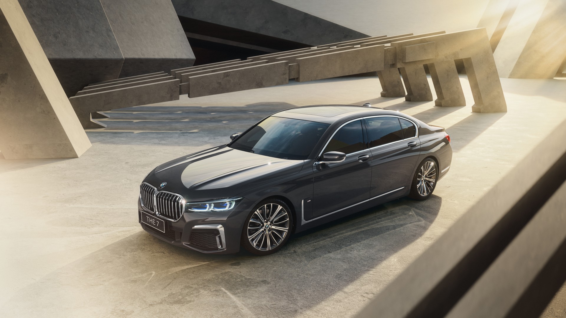 Бмв 740i 2021