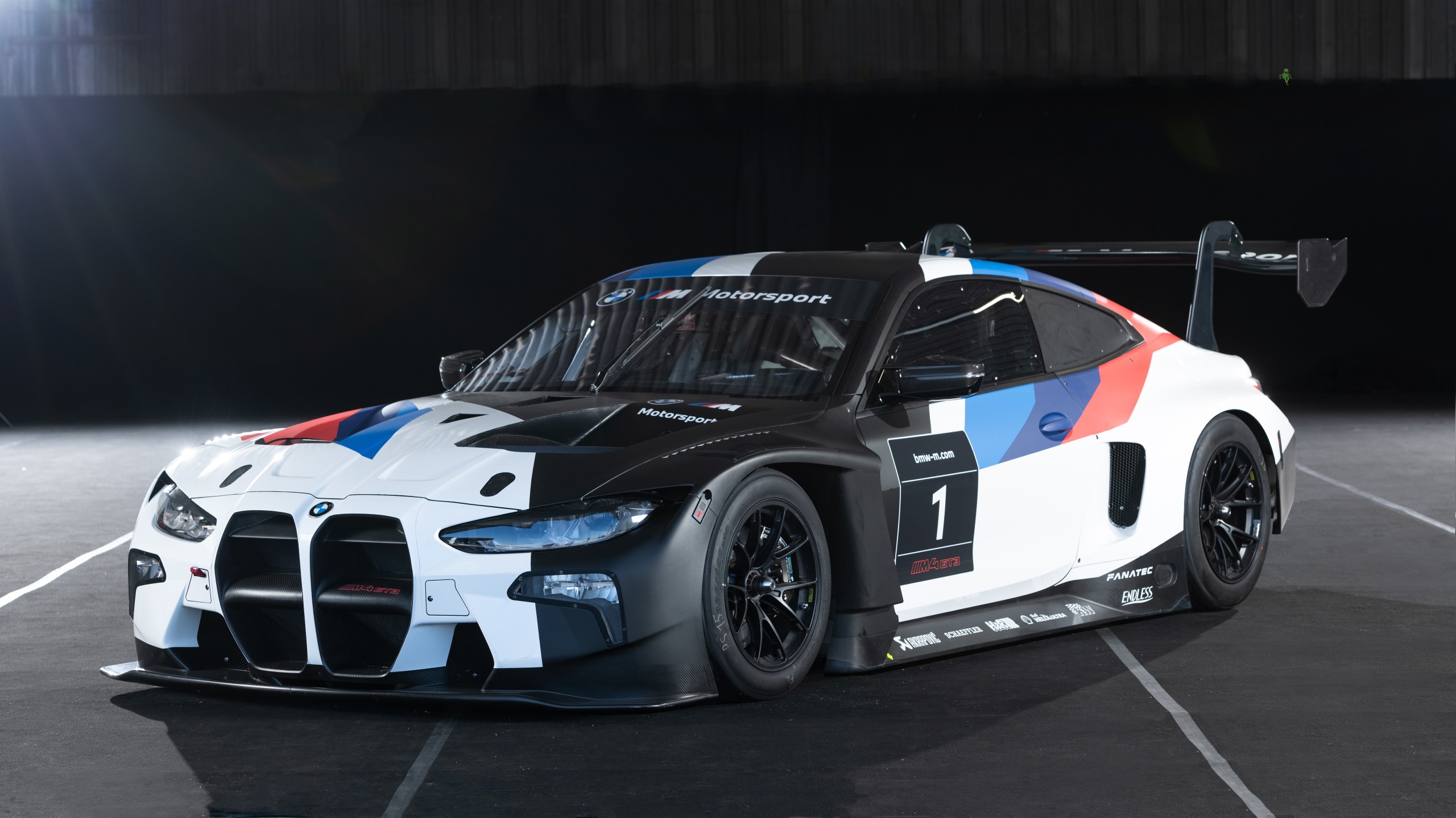 Khám phá sức mạnh của chiếc xe đua BMW M4 GT3 2021 với bức ảnh hình nền đầy mê hoặc này. Với công nghệ chế tạo tiên tiến, chiếc xe này sẽ mang đến cho bạn một trải nghiệm đua xe đầy phấn khích và nhiều cảm hứng.