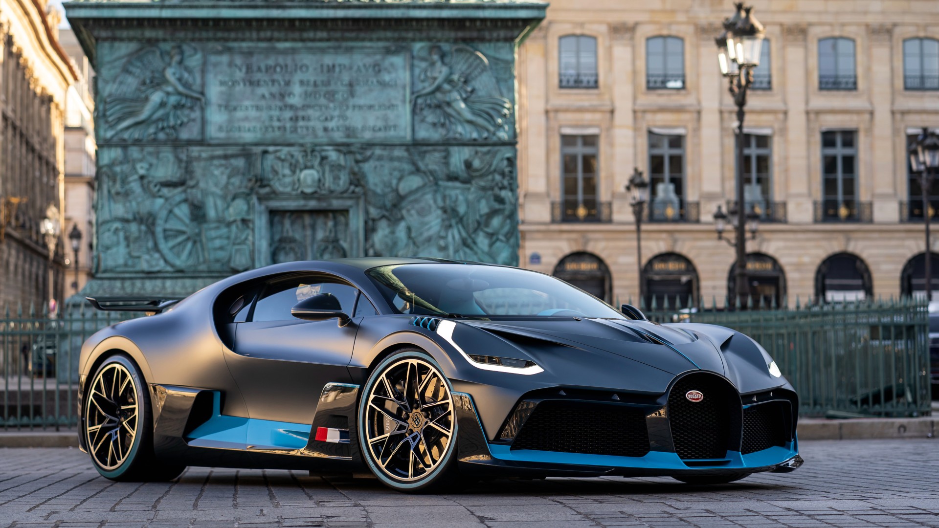 Bugatti Divo in Paris 4K Wallpaper HD Car Wallpapers