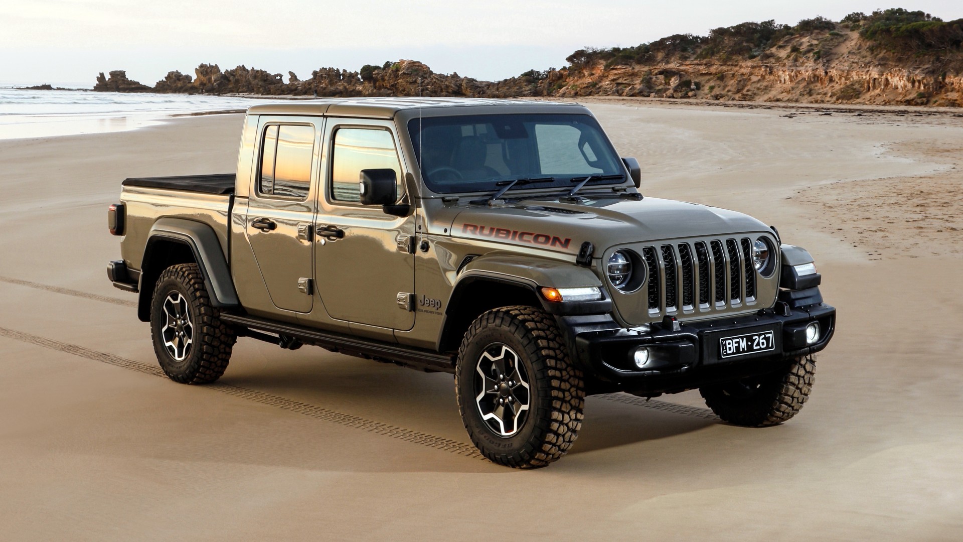 2020 jeep gladiator 2020 jeep gladiator debuts in la – best of both worlds 2020 jeep