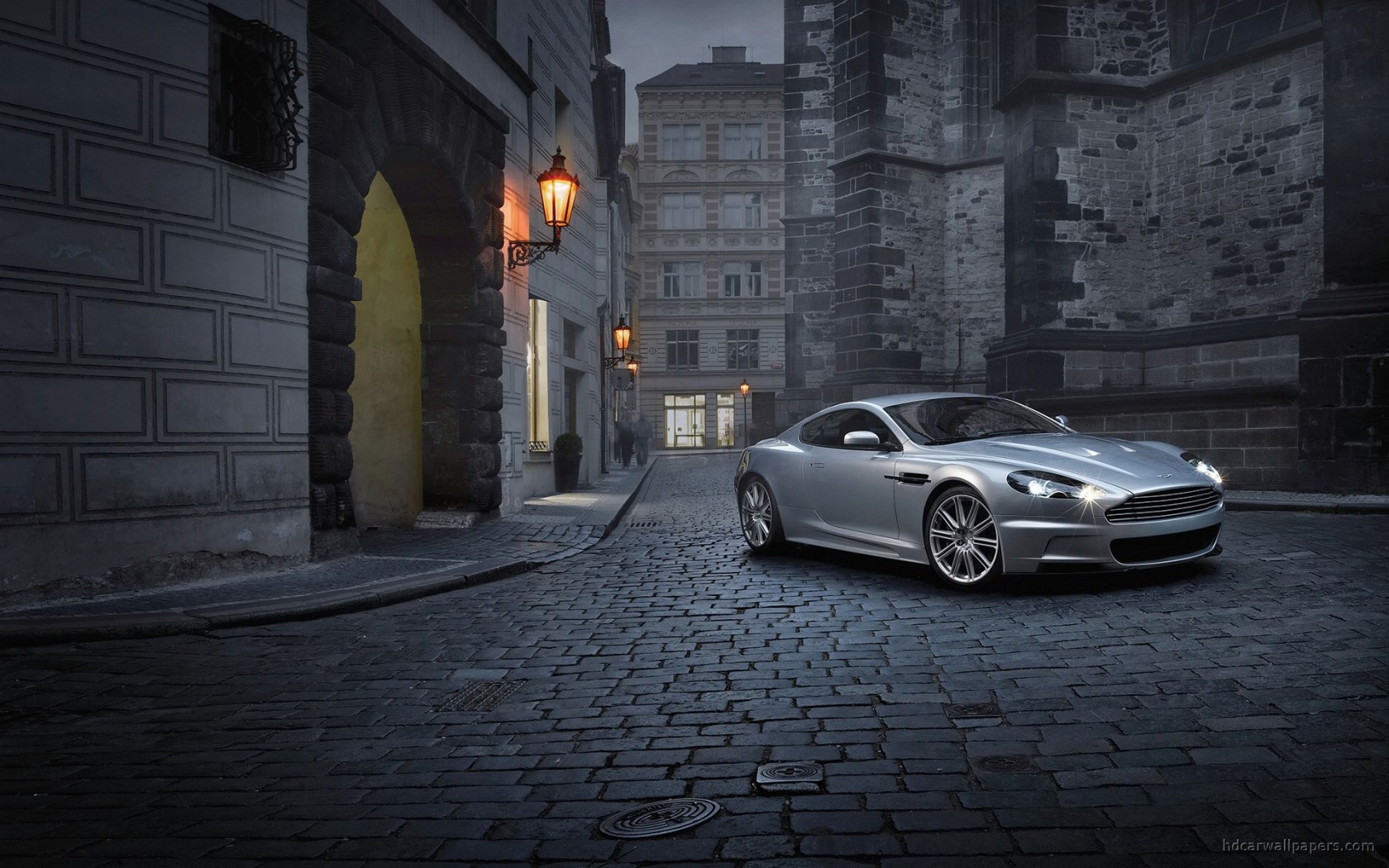Aston Martin DBS 2