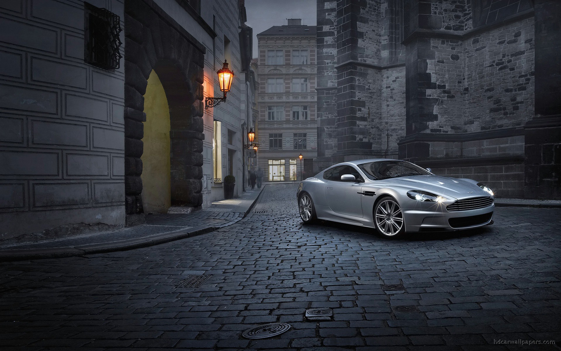 Aston Martin DBS 2