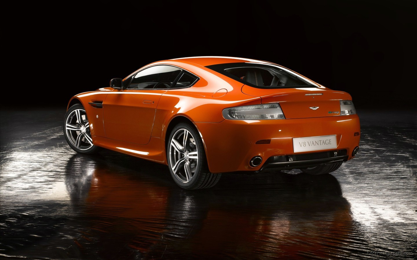 Aston Martin V8 Vantage N400 2