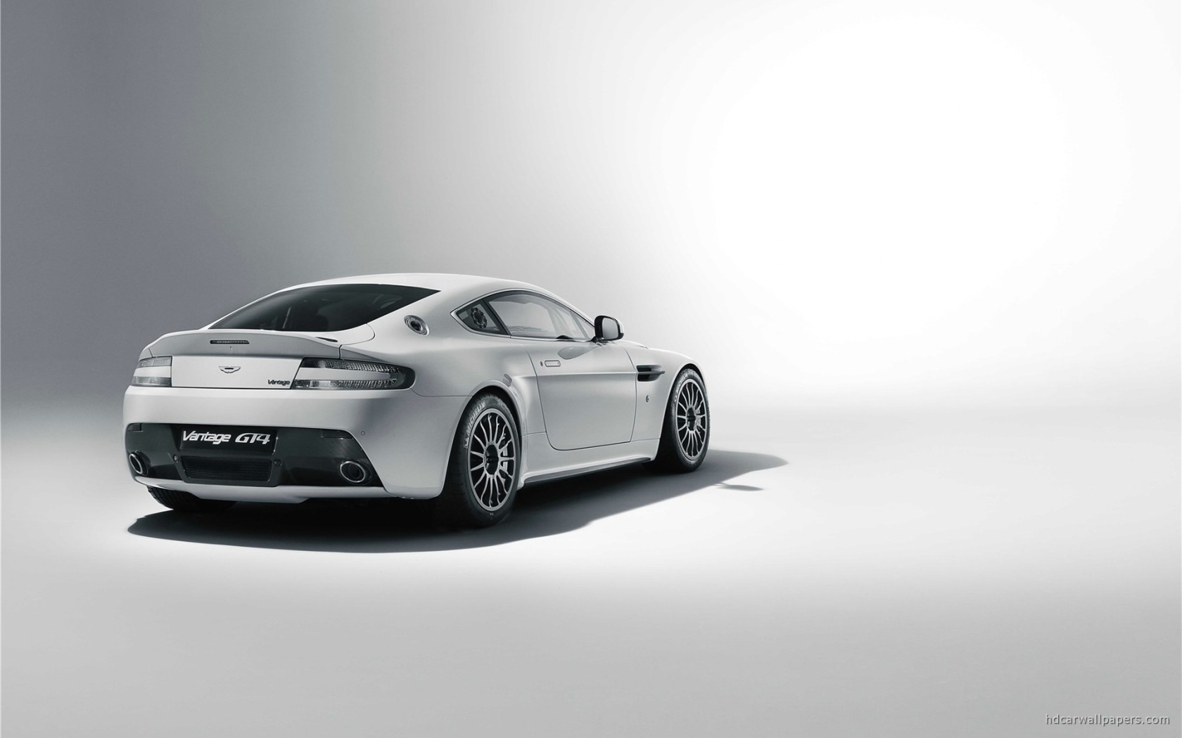 Aston Martin Vantage GT4 4