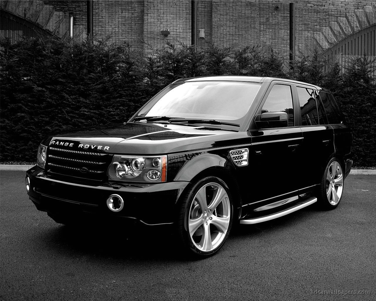 Black Sexy Land Rover