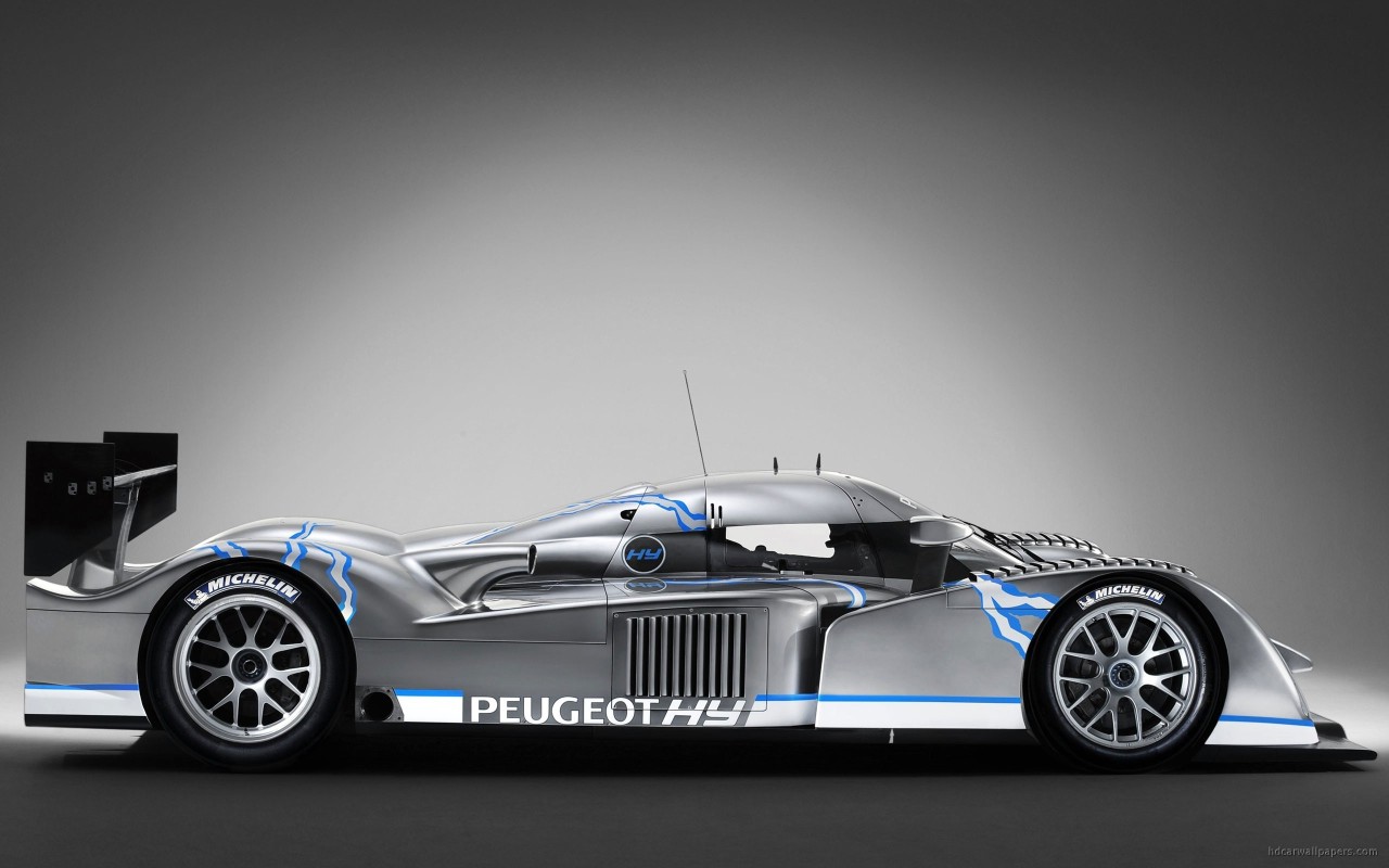 The Peugeot 908 HYbrid Sports