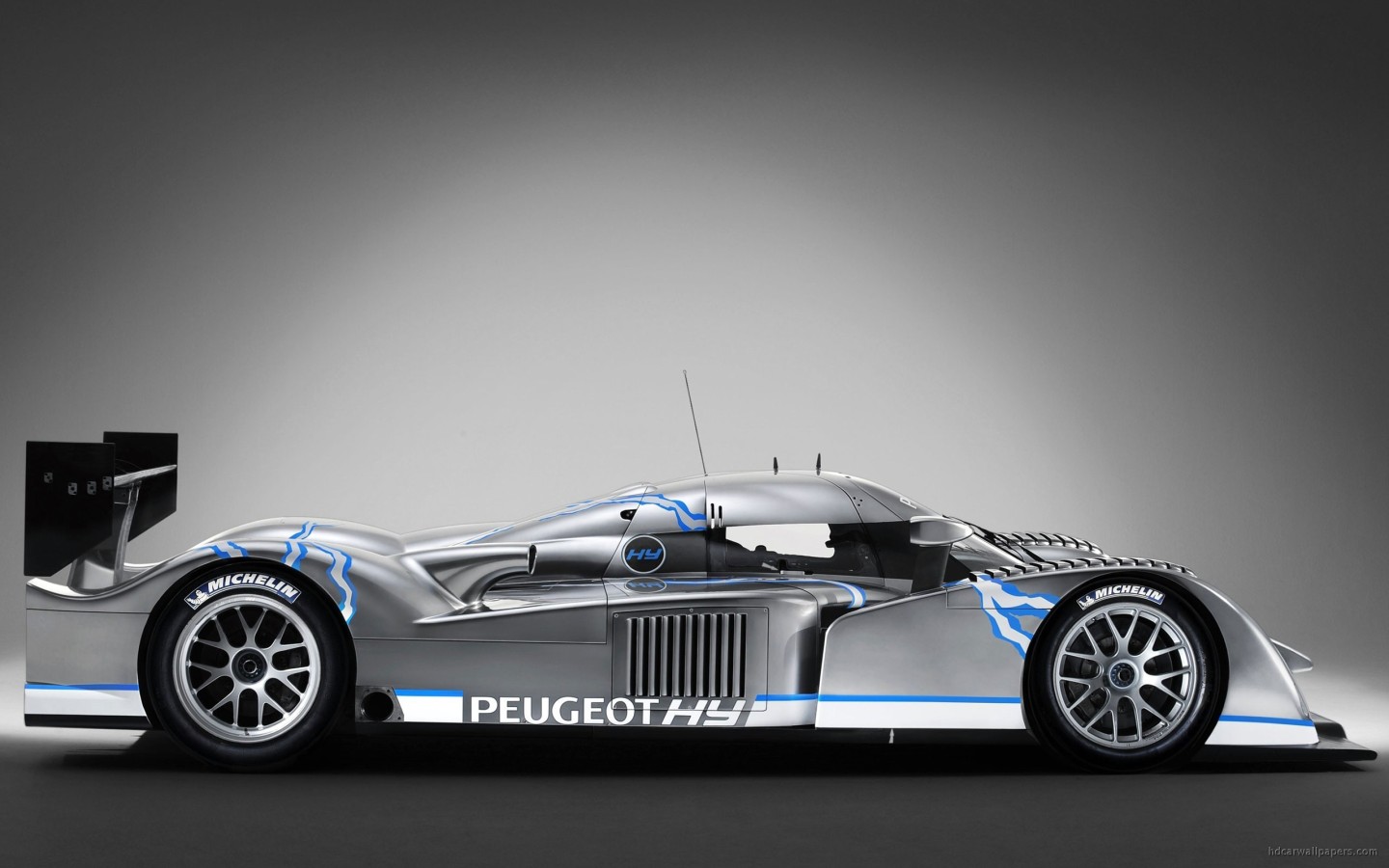 The Peugeot 908 HYbrid Sports