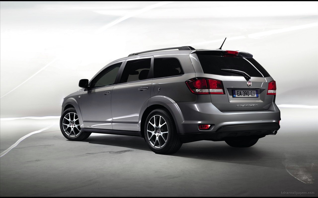 2011 Fiat Freemont 2