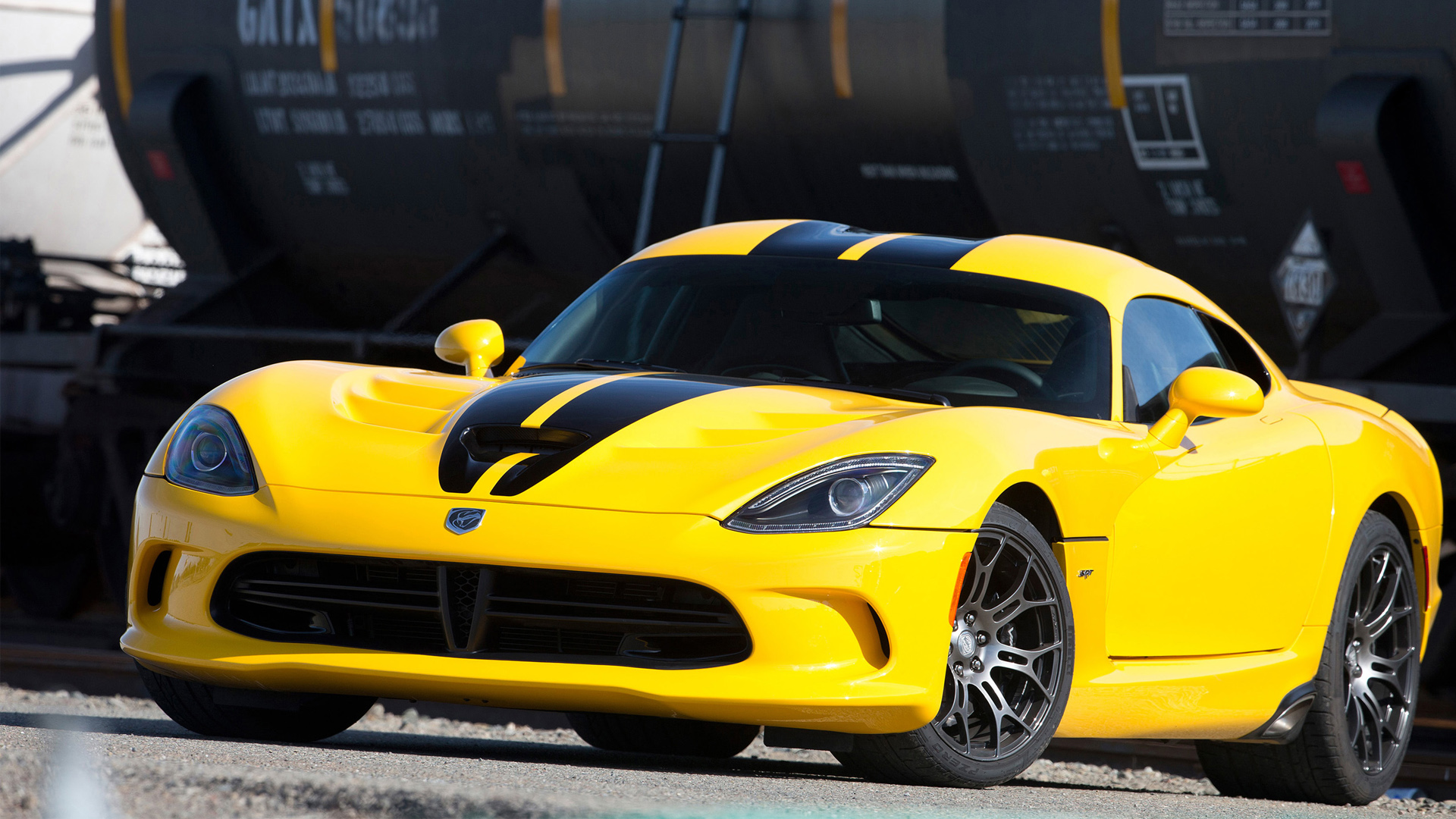 2013_srt_viper_race_car HD