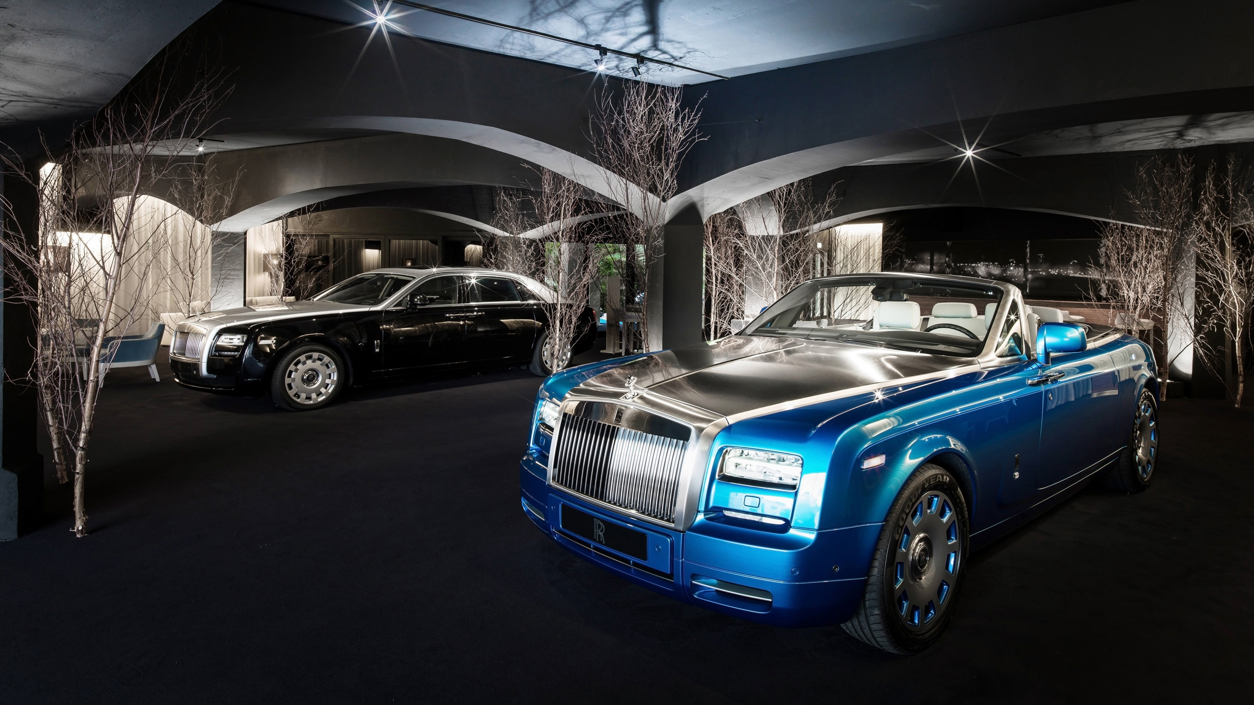 Список роскошных автомобилей. Роскошь. Предметы роскоши машина. Синий классический роскошный автомобиль. Роскошь картинки.