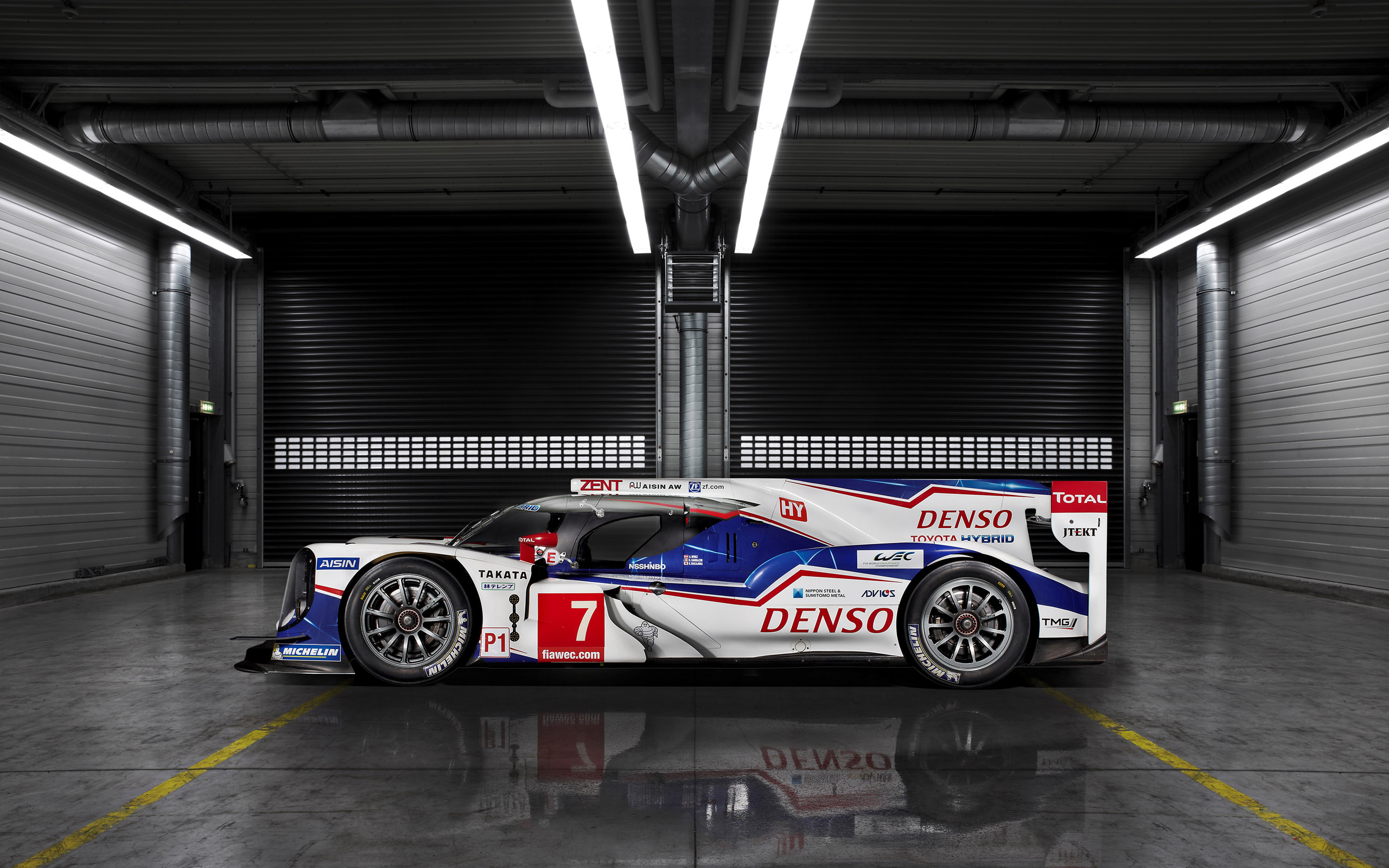 Toyota ts040 hybrid