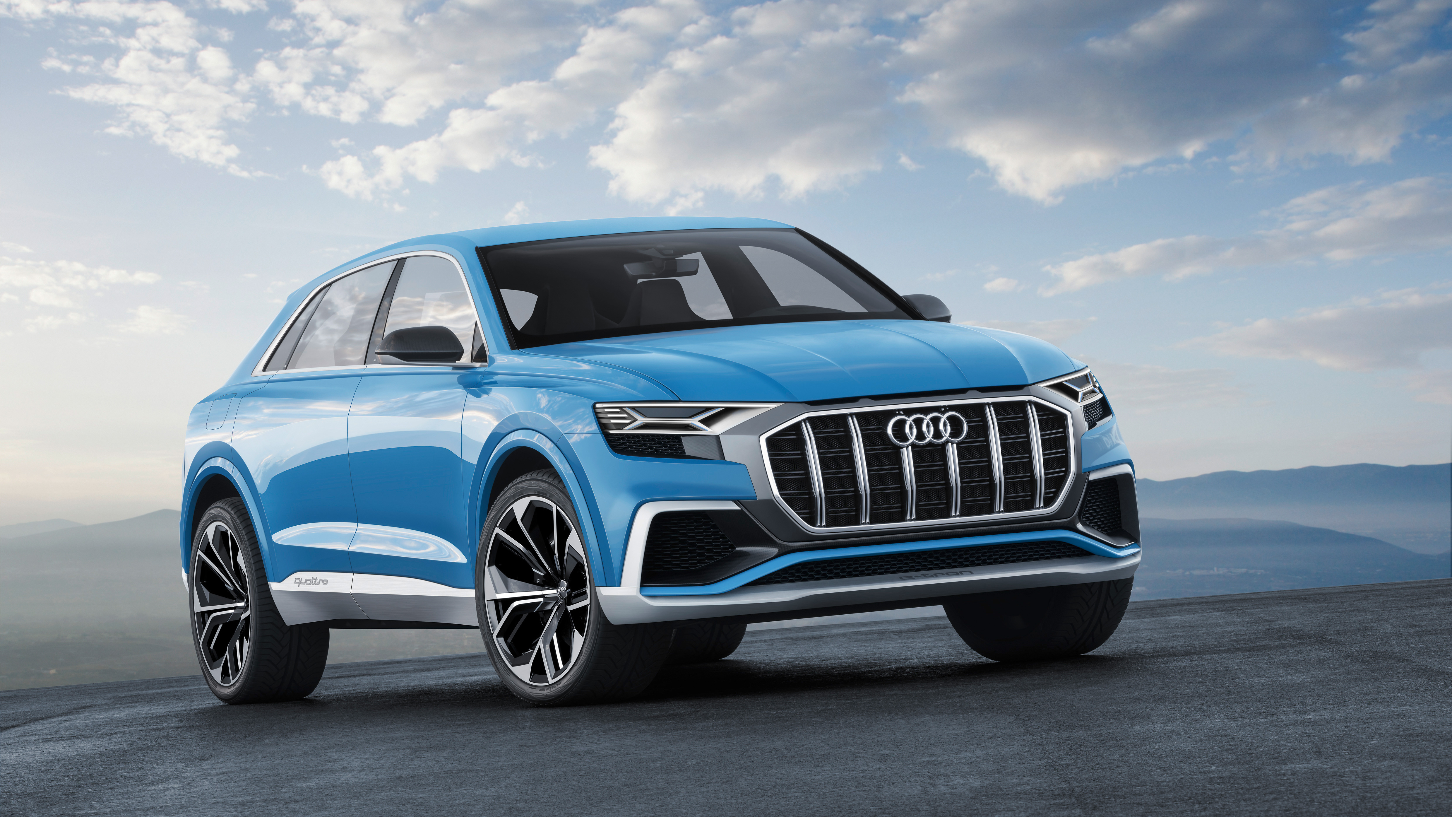 Audio q4. Audi q8 2018. Новый Audi q8. Audi кроссовер q8. Ауди q8 2018.