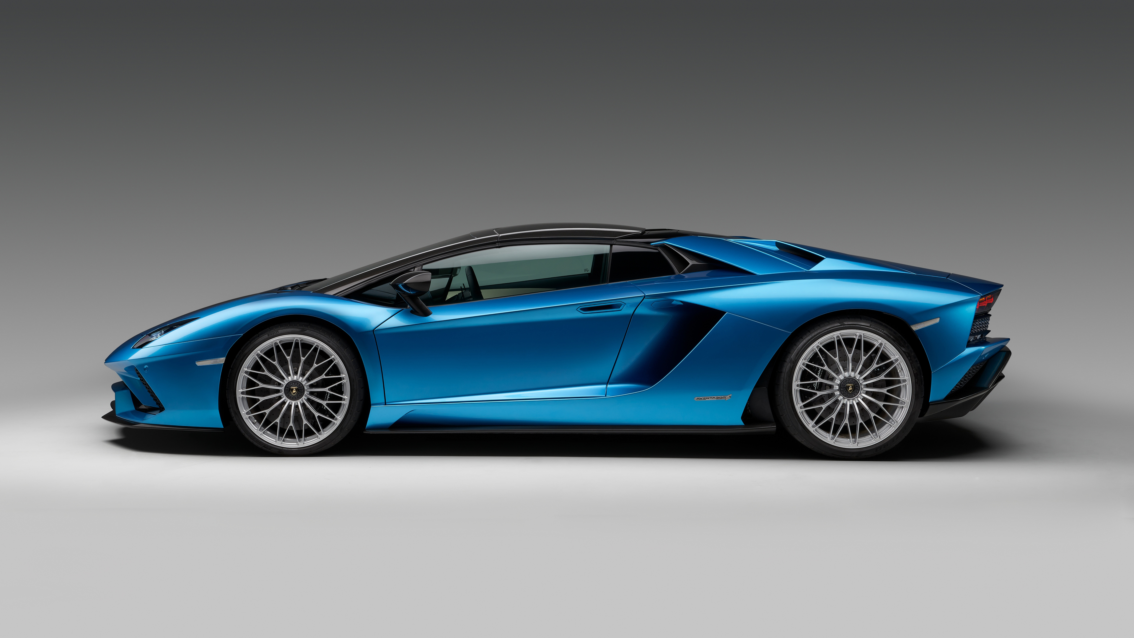 2018 Lamborghini Aventador S Roadster