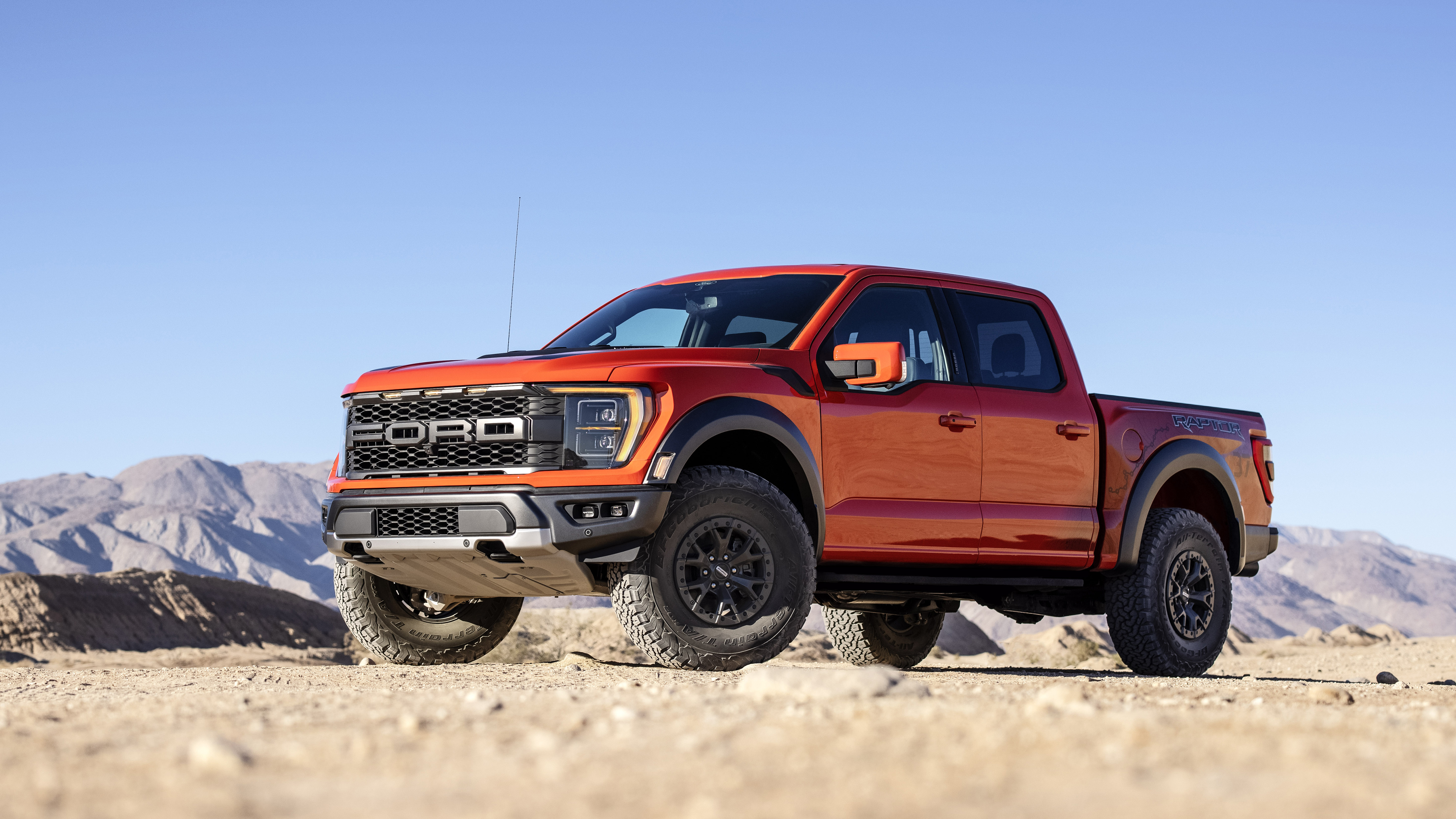 Купить форд раптор в россии. Ford Raptor 2021. Форд ф-150 Раптор 2021. Форд Раптор 2021. Ford f150 Raptor 2022.