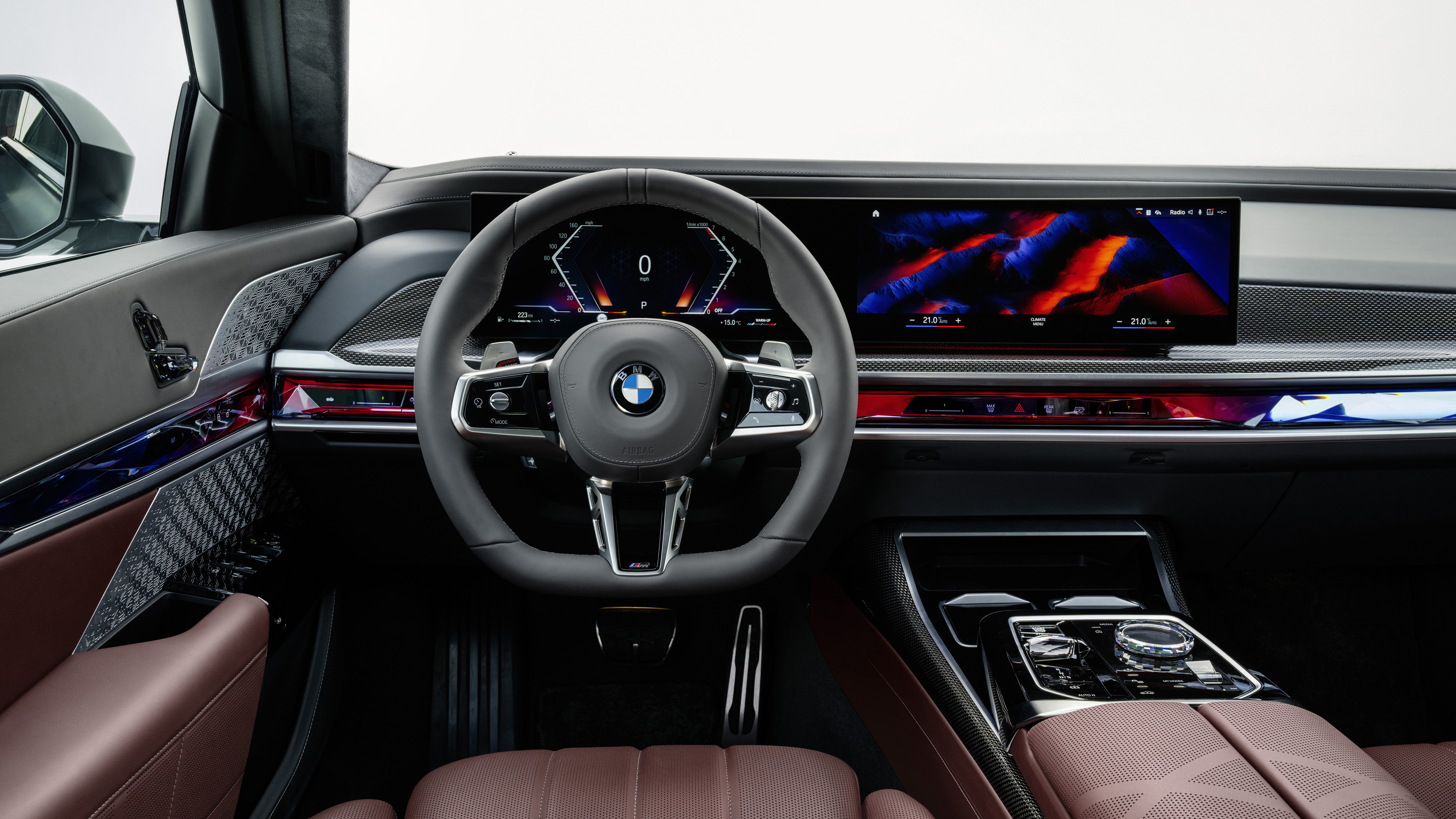 New BMW i7 M70 xDrive Unveiled Globally Can do 0100kmh in 37 Seconds