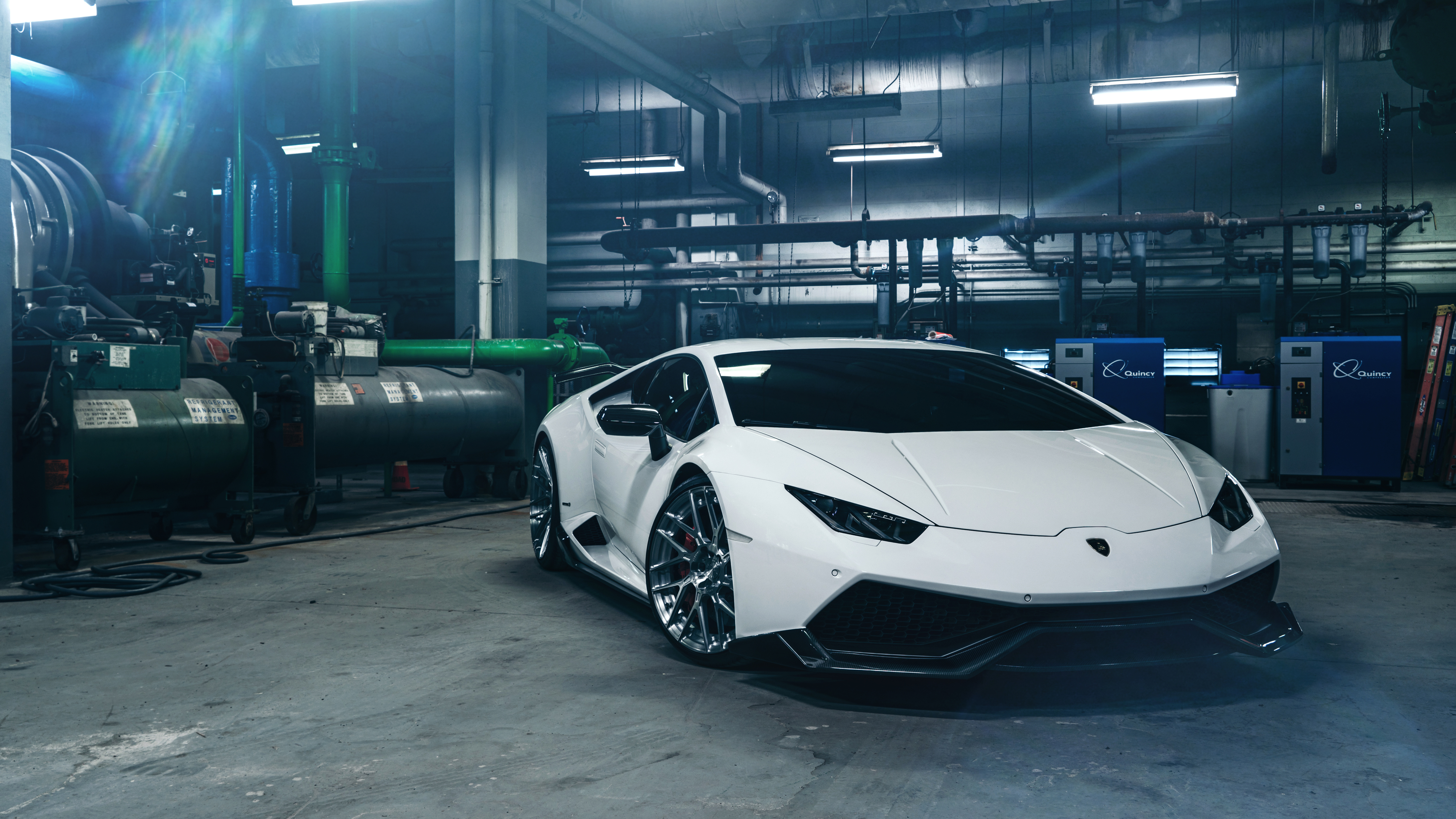White lamborghini huracan Wallpapers Download
