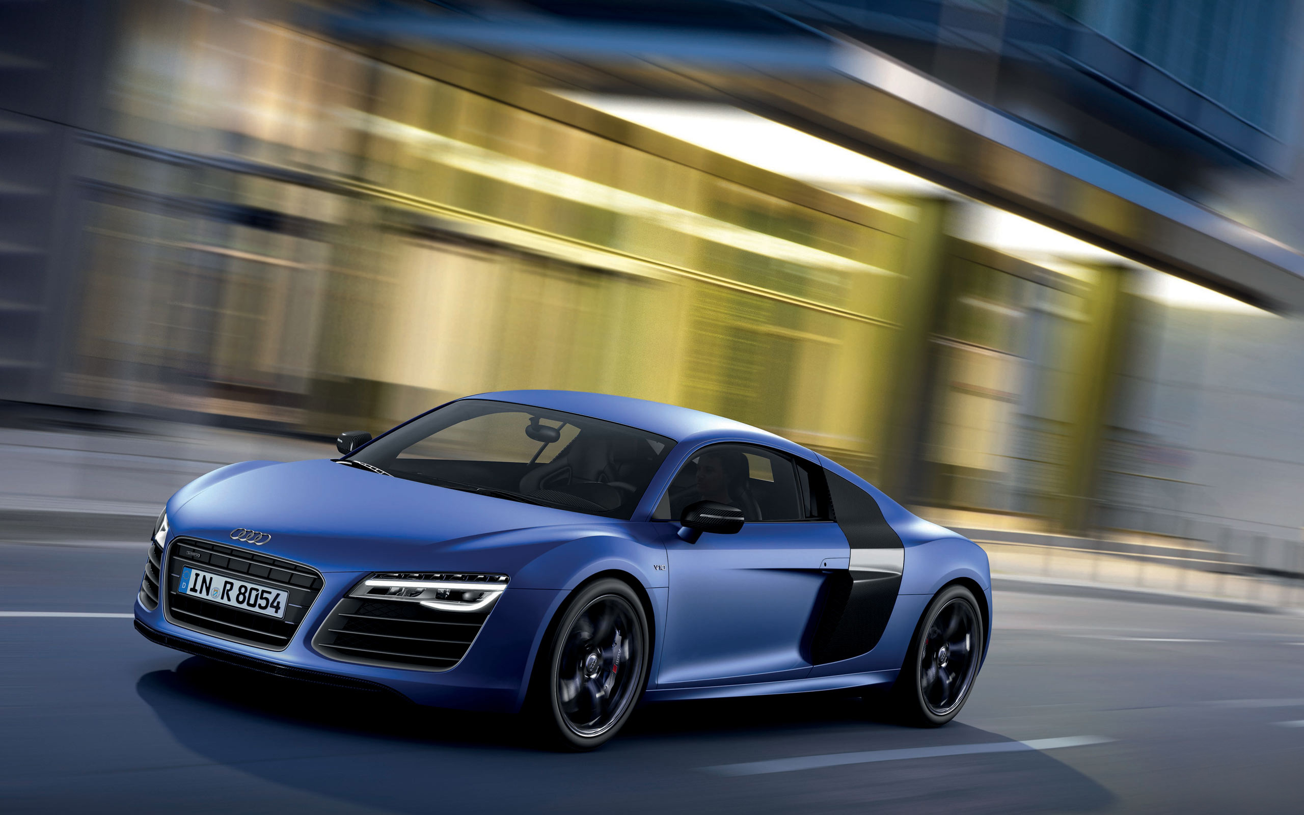 The Ultimate Supercar: Experience The Power Of The 2013 Audi R8 V10 Plus