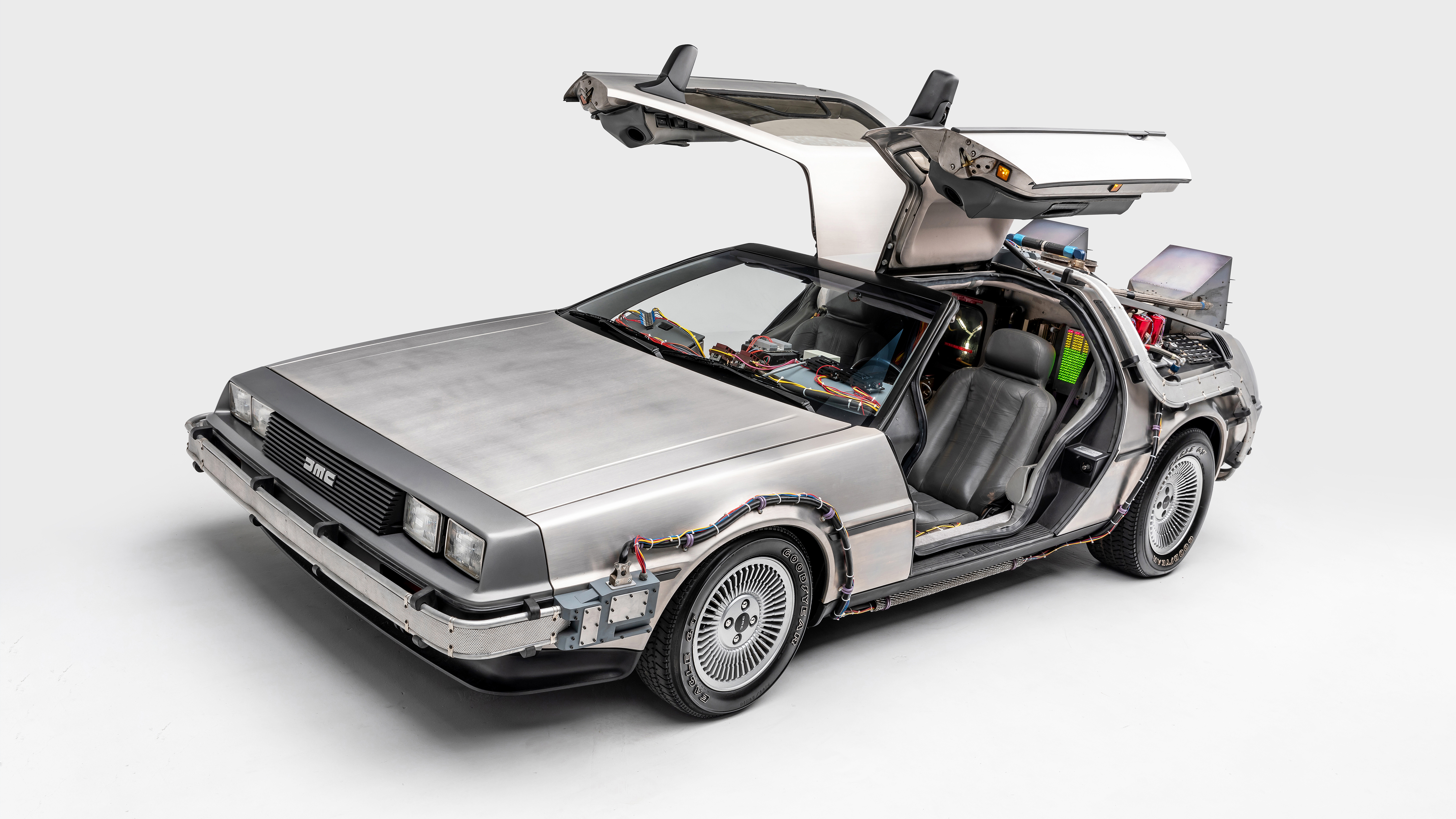 [Obrázek: delorean_dmc_12_back_to_the_future_4k_2-HD.jpg]