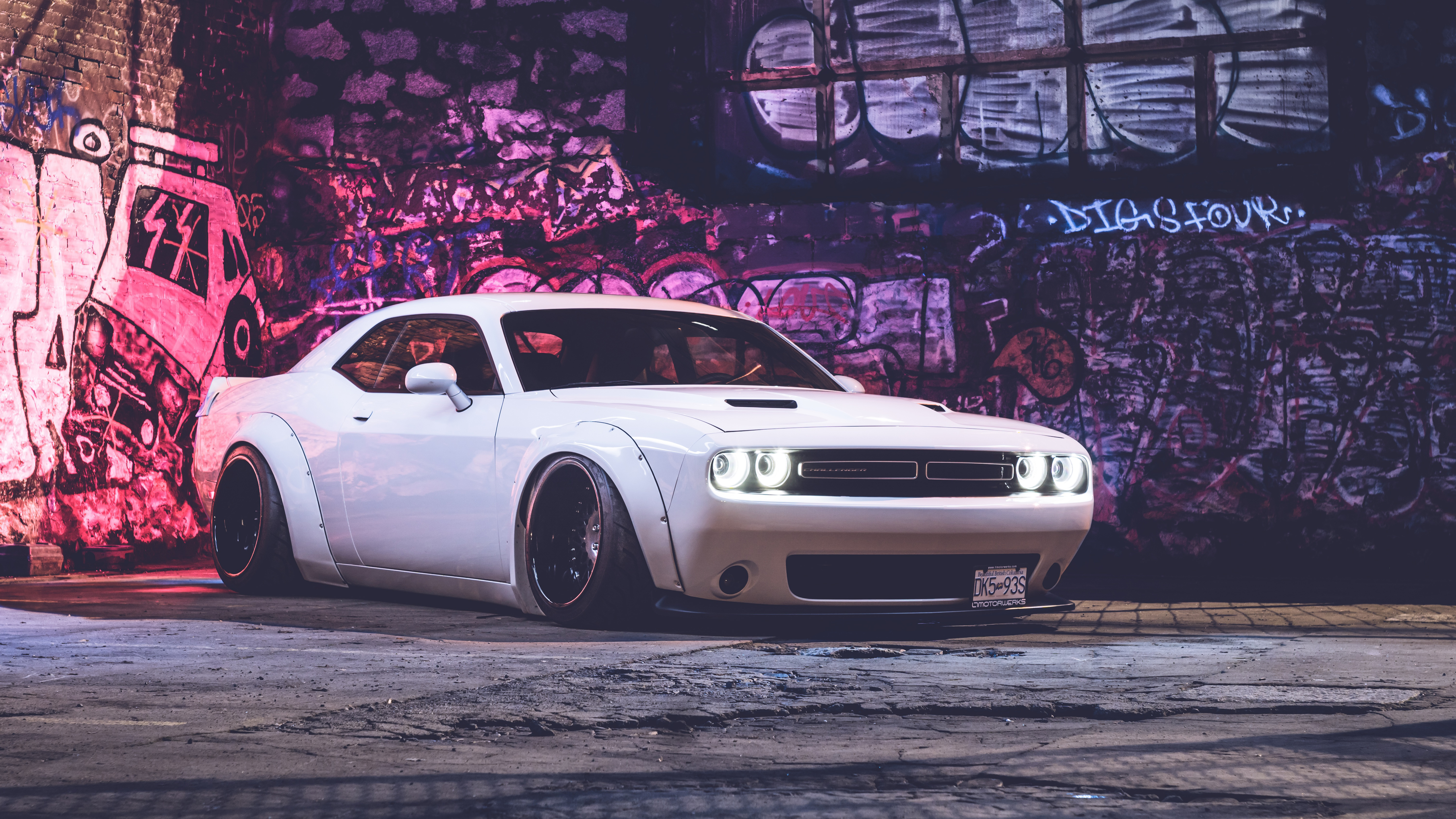 белый автомобиль matte dodge challenger скачать