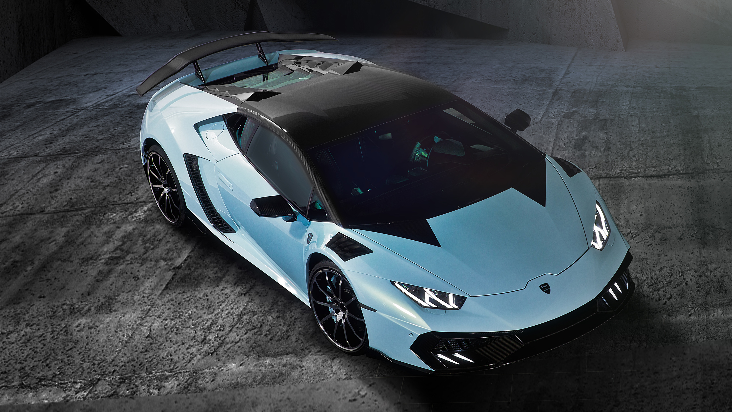 Blue lamborghini huracan Wallpapers Download