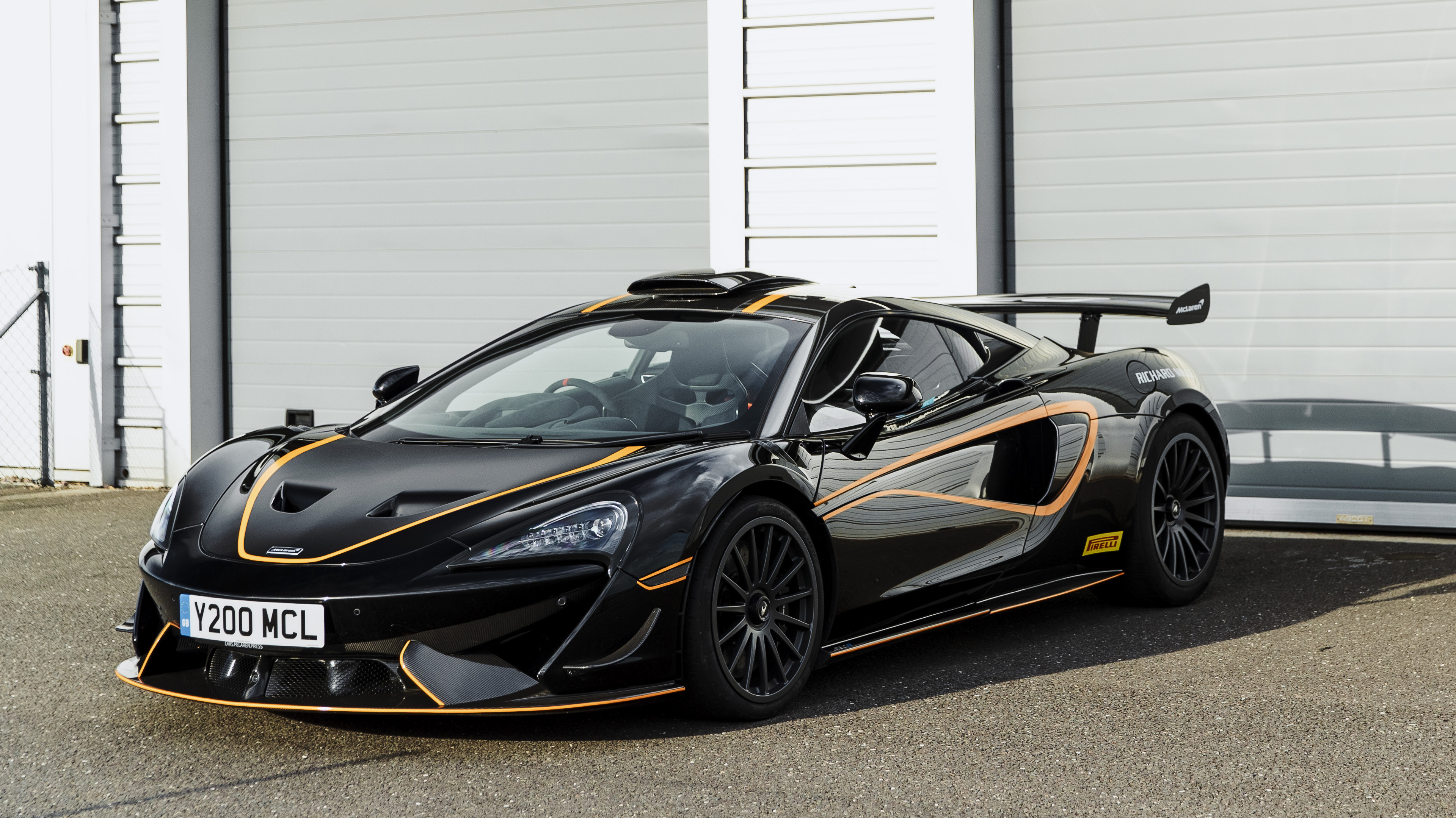 2020 McLaren 620R