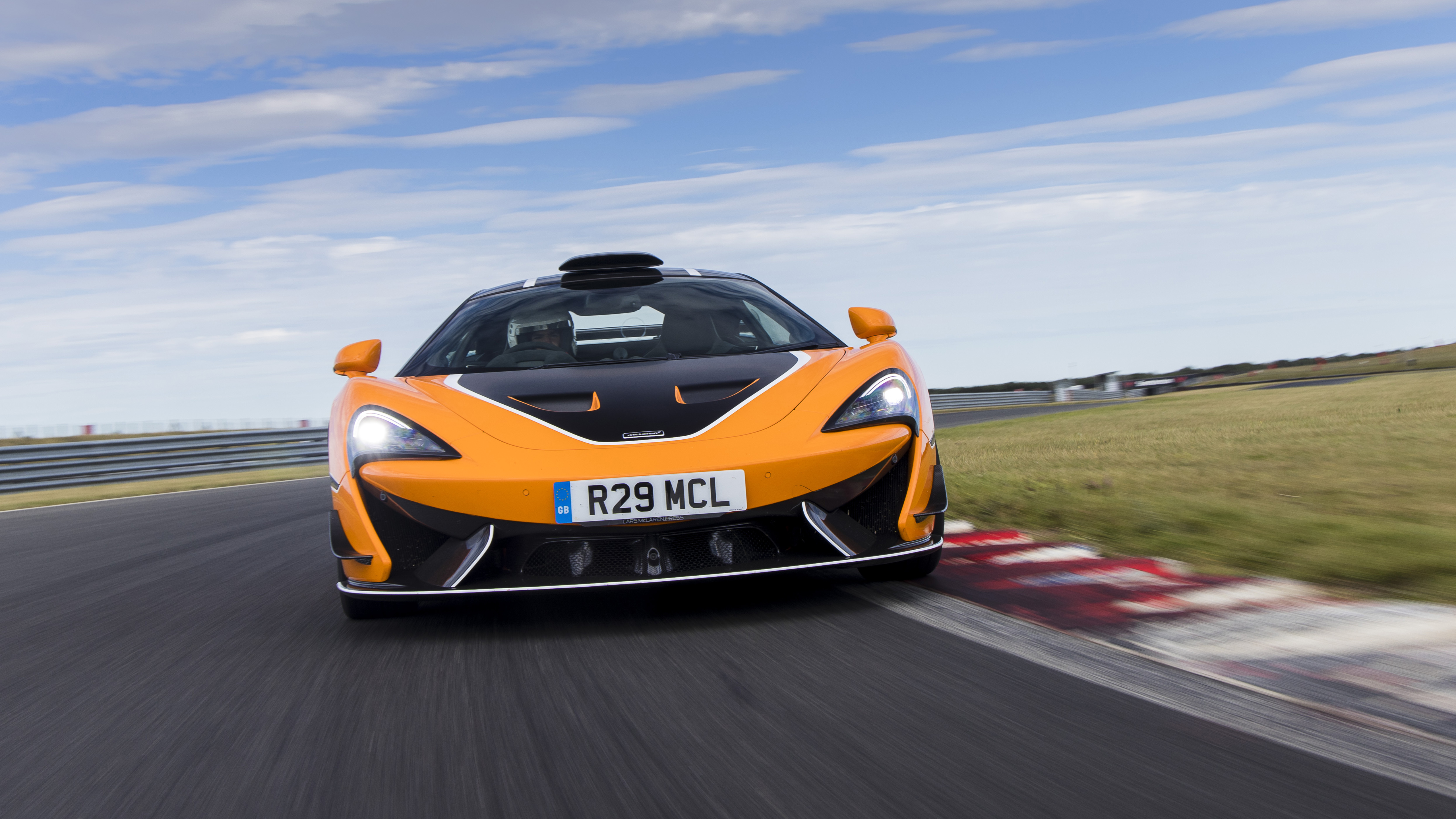 2020 McLaren 620R