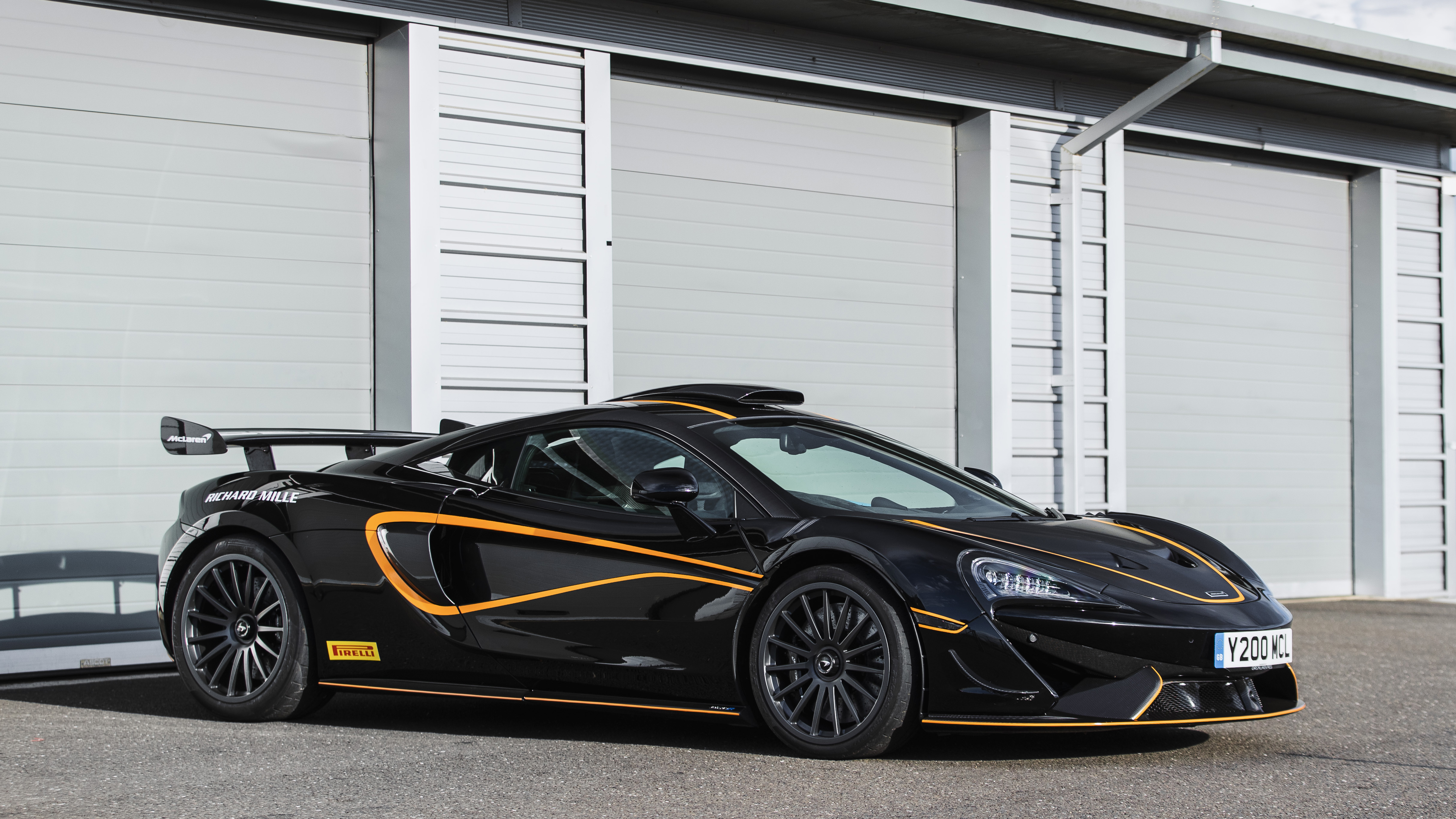 2020 McLaren 620R