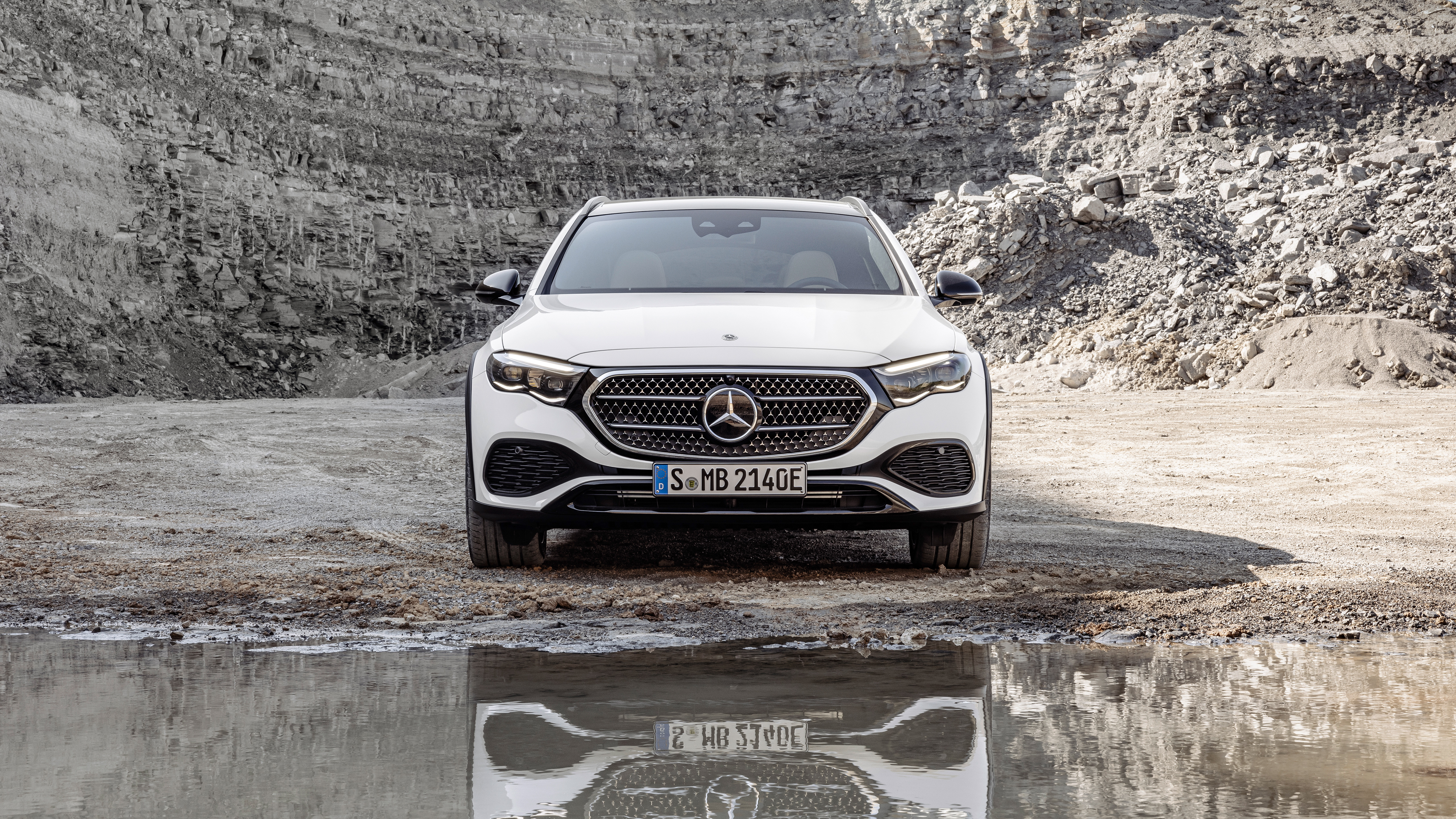 Mercedes 2024 года. Mercedes e class 2024. Новый Мерседес е класса 2024. Mercedes 2024 e class AMG. E class all Terrain 2023.