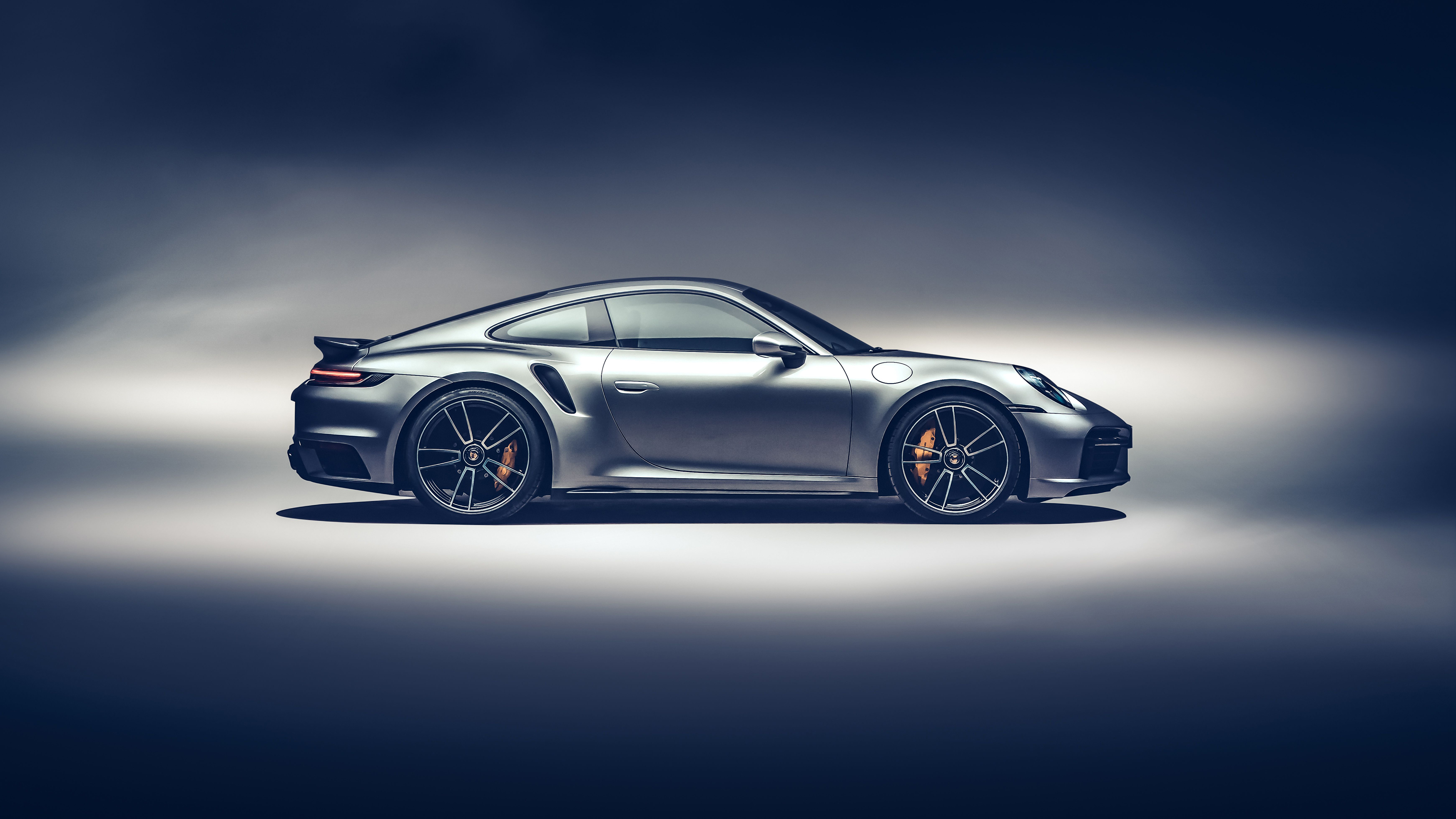 Xe Porsche 911 Turbo S là biểu tượng của sự sang trọng và tốc độ. Hãy chiêm ngưỡng hình ảnh siêu xe này với động cơ mạnh mẽ và thiết kế tuyệt đẹp.
