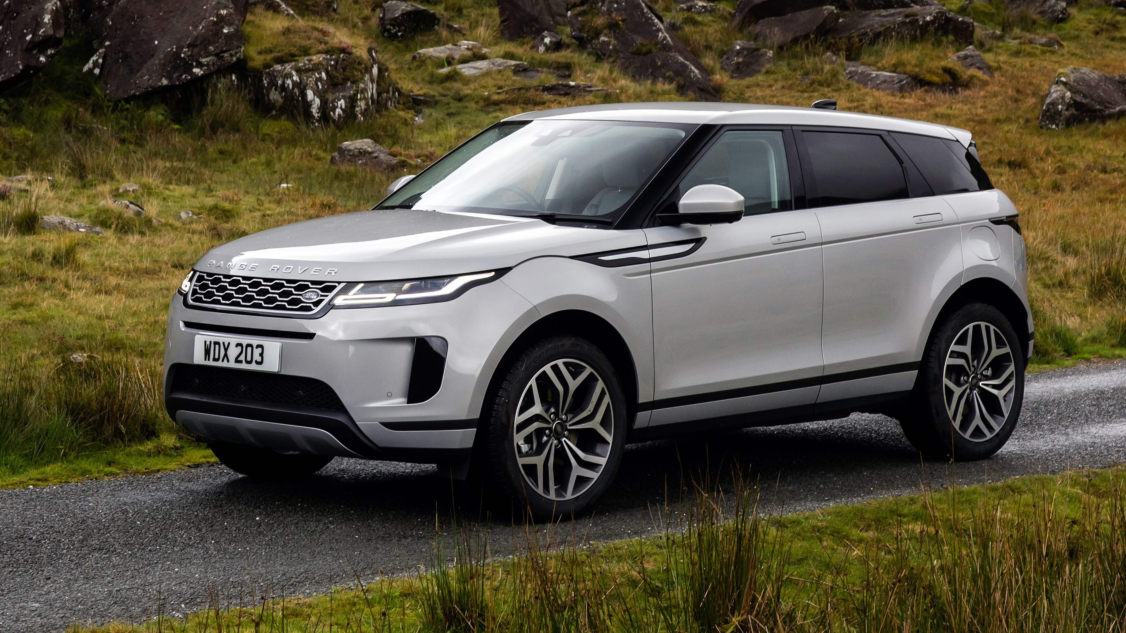 Range Rover Evoque P300e S 2020 4K 2 Wallpaper HD Car