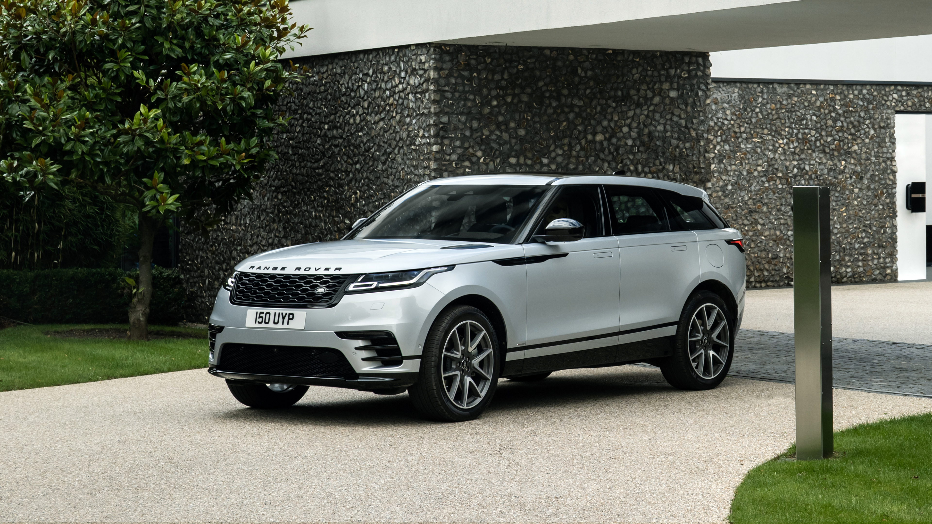 Range Rover Velar RDynamic P400e 2020 4K Wallpaper HD