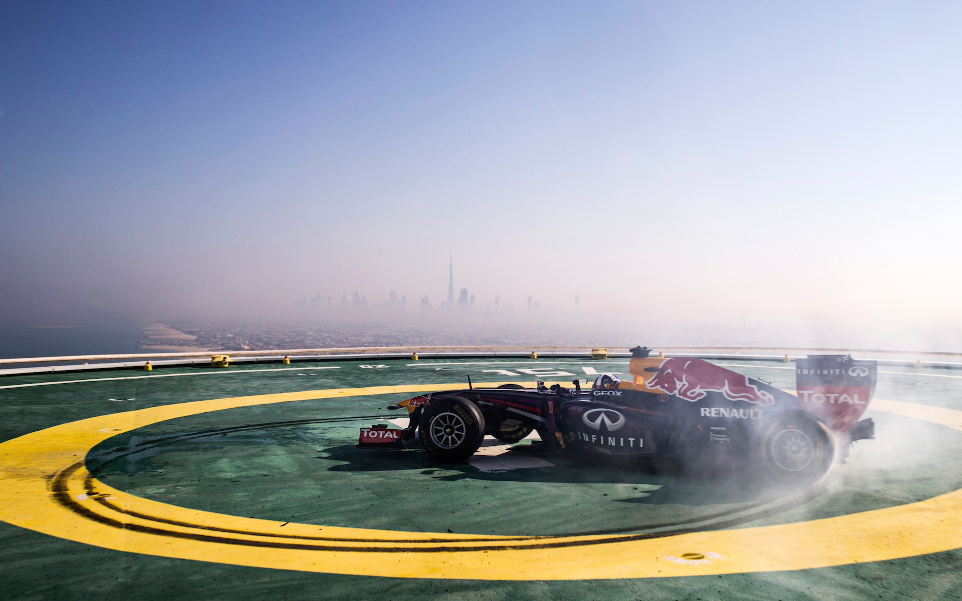 Red Bull Racing F1 Stunt Burj Al Arab Wallpaper Hd Car Wallpapers Id 4562