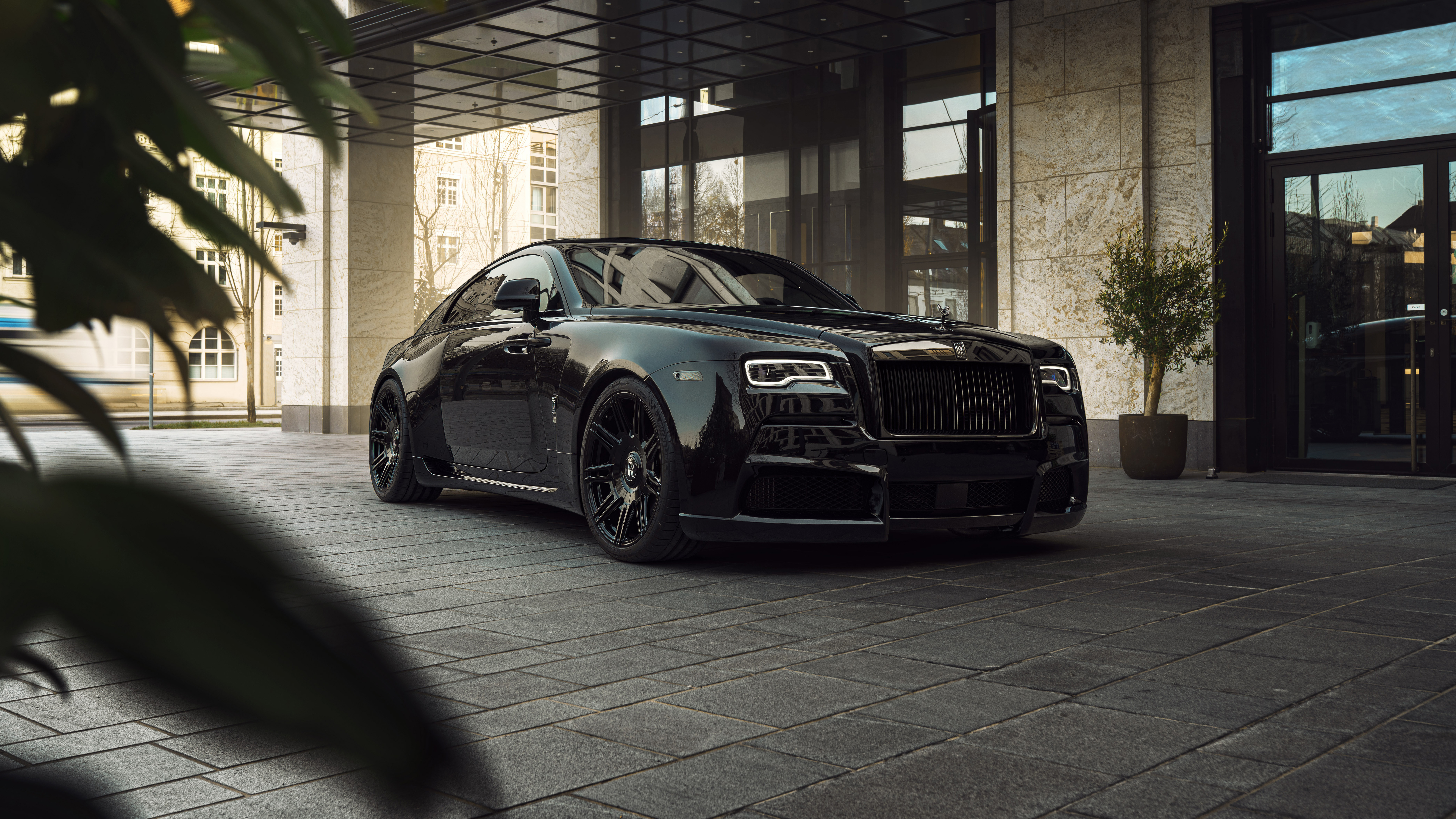 Песня ты дороже чем rolls royce. Rolls Royce Wraith Black. Rolls Royce Wraith 2021. Роллс Ройс Wraith 2021. Rolls Royce Wraith черный.