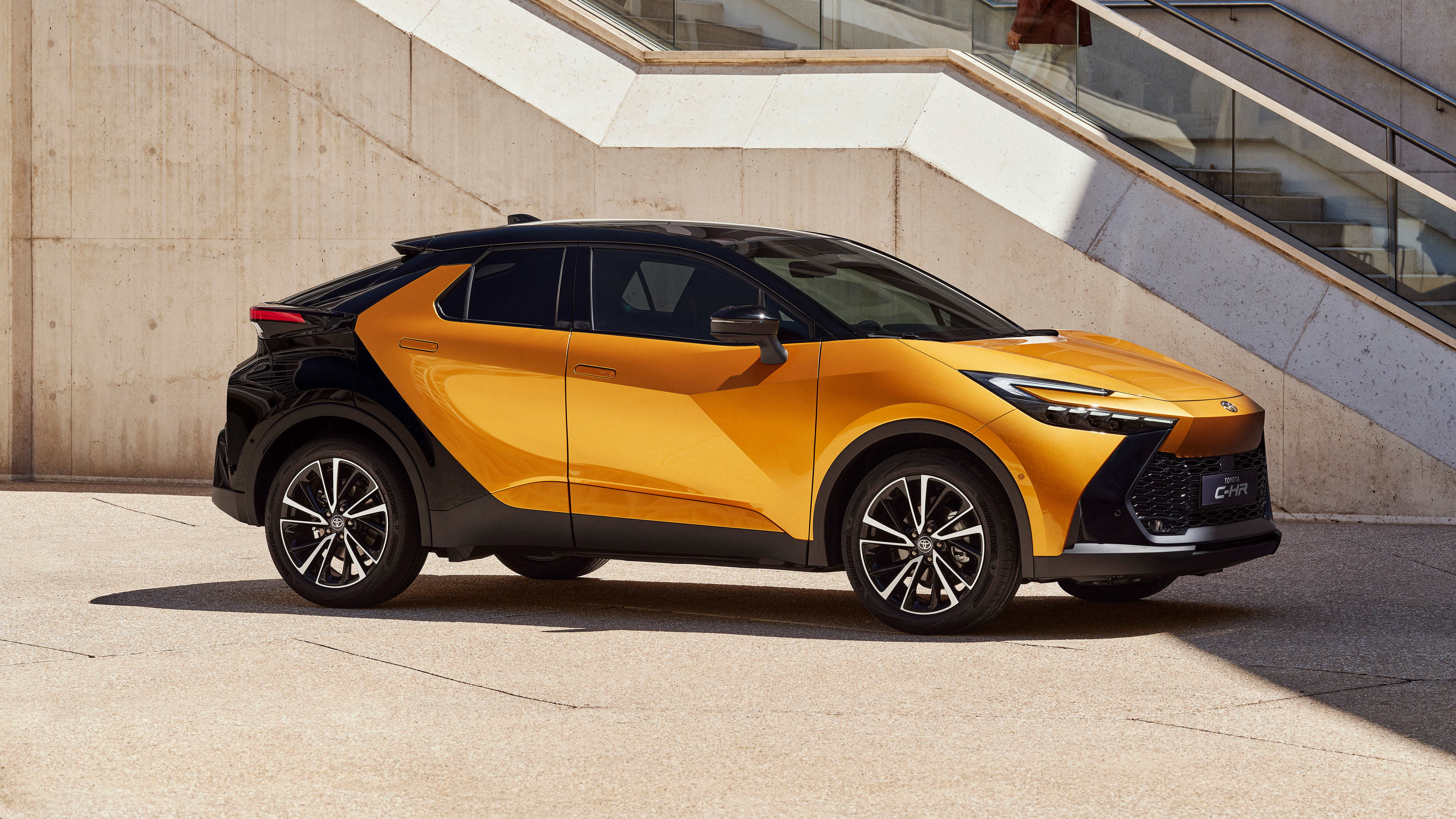 Дешевые новые машины 2024. Toyota c-HR 2024. Тойота Chr 2022. Toyota c-HR 2022. Тойота Chr 2023.